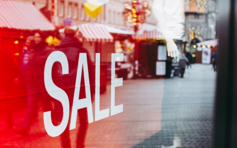 Chương trình khuyến mại có bắt buộc đồng nhất cho cùng nhóm khách hàng?