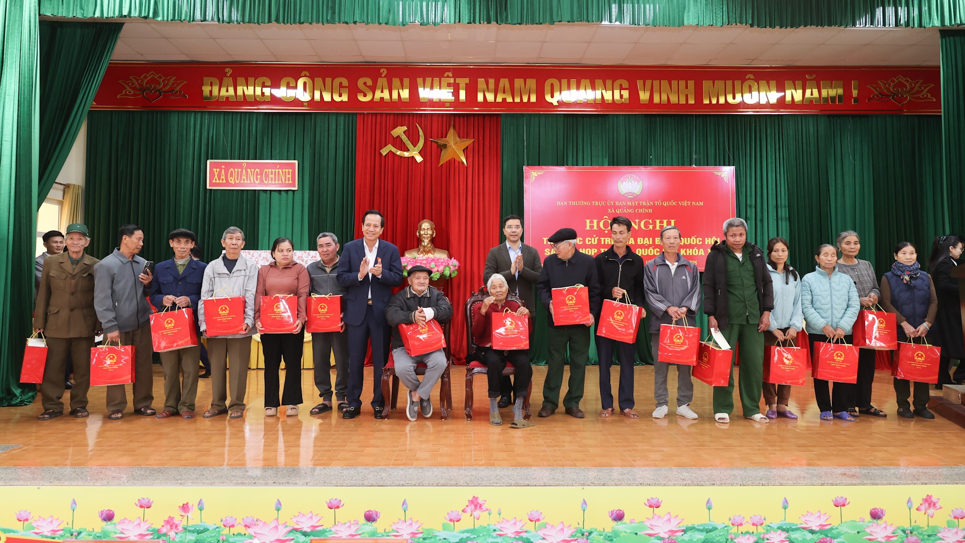 Các tổ chức quốc tế đã rất ngạc nhiên trước kỳ tích xóa nhà tạm, nhà dột nát- Ảnh 4. Các tổ chức quốc tế đã rất ngạc nhiên trước kỳ tích xóa nhà tạm, nhà dột nát- Ảnh 4.