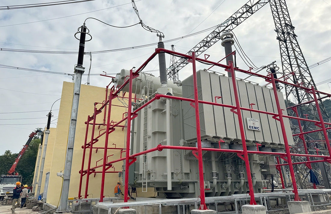 Đóng điện dự án Nâng công suất trạm biến áp 500 kV Hòa Bình- Ảnh 1.