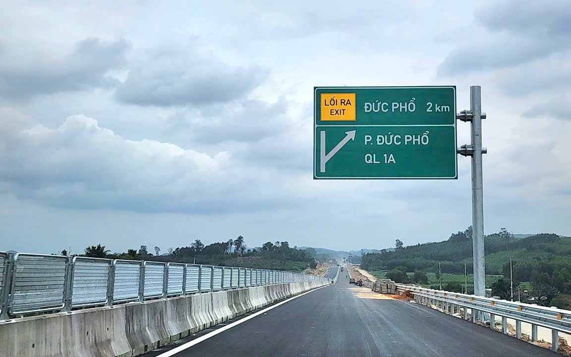 Cao tốc Quảng Ngãi - Hoài Nhơn: 'Tất bật' trước ngày thông xe 19/12