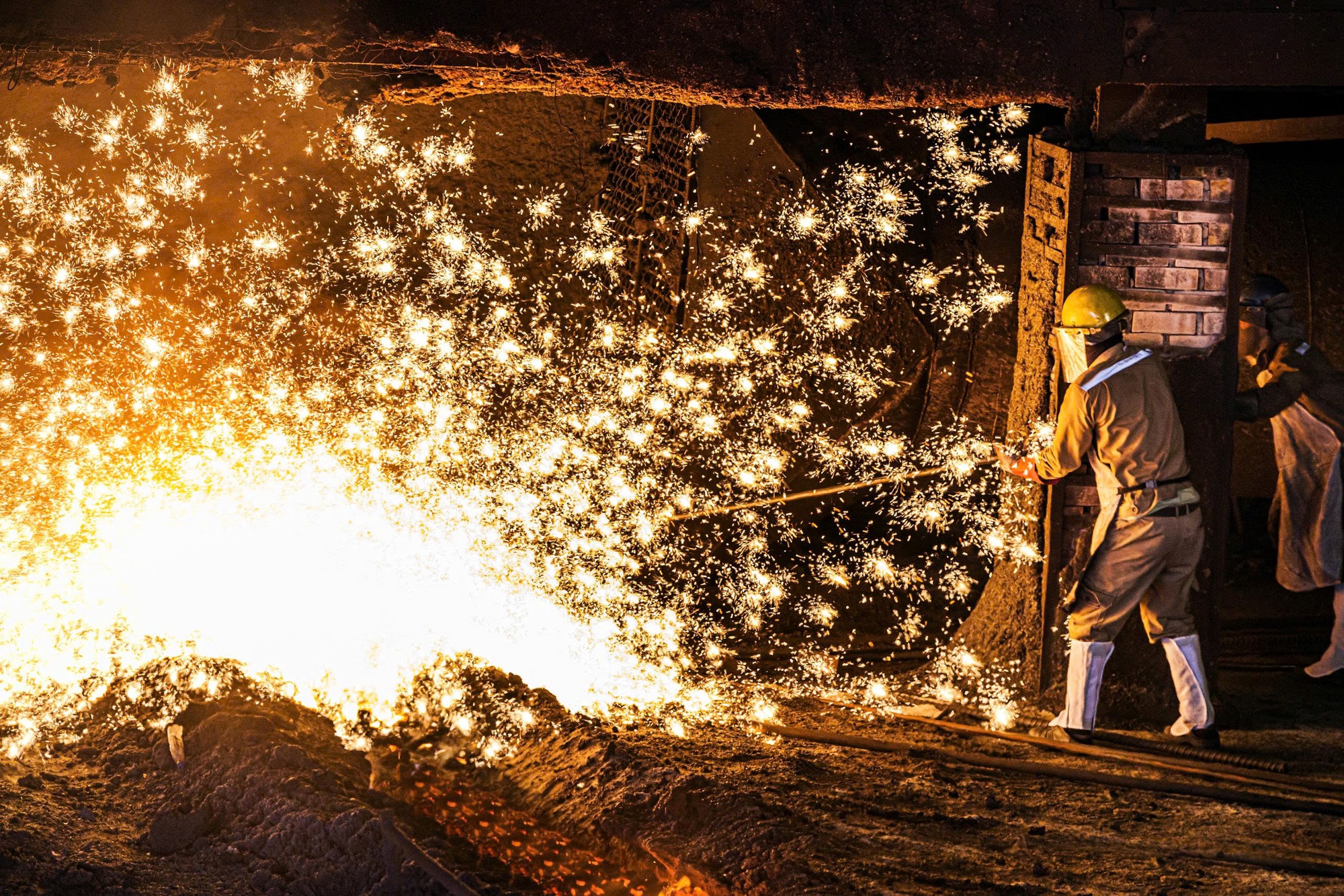 Nghị định 319 và cơ hội hình thành công nghiệp đường sắt 'made in Vietnam'- Ảnh 2. Nghị định 319 và cơ hội hình thành công nghiệp đường sắt 'made in Vietnam'- Ảnh 2.