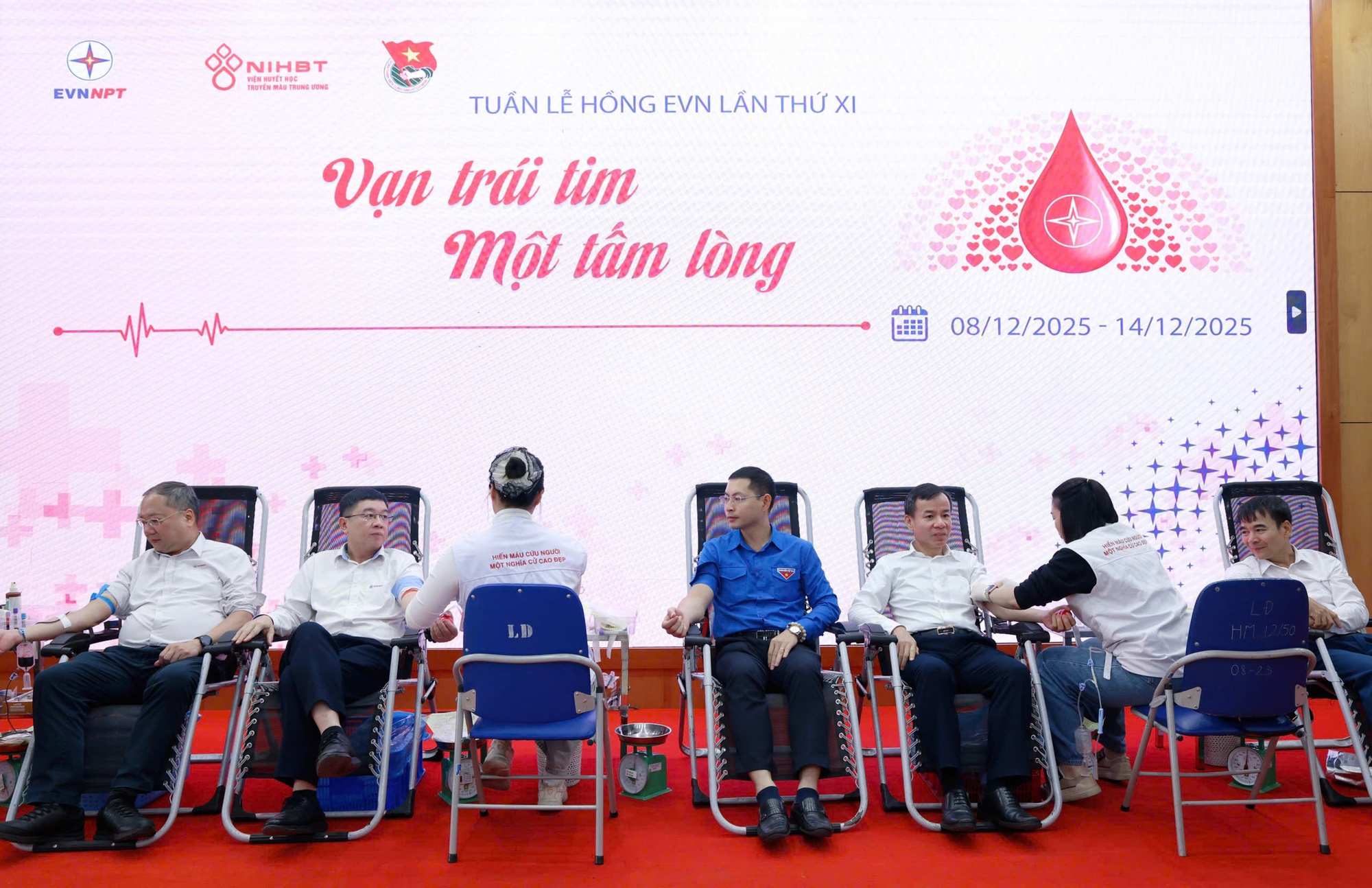 EVNNPT lan tỏa tinh thần nhân ái qua Tuần lễ hồng EVN lần thứ XI- Ảnh 1.