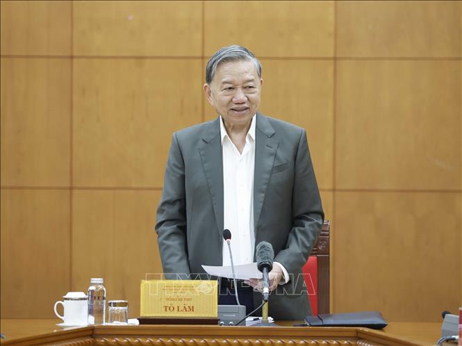 Thực hiện chế độ, chính sách đối với người có công phải đầy đủ, kịp thời, tuyệt đối không đùn đẩy trách nhiệm