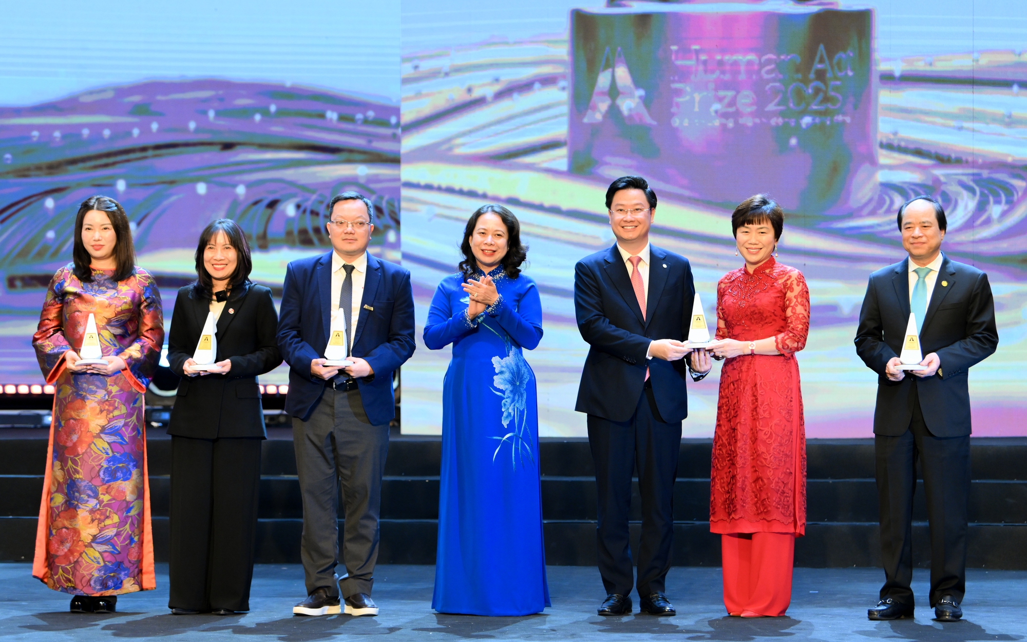 Giải thưởng Hành động vì Cộng đồng 2025: Tôn vinh các dự án ‘Kiên trì phụng sự’