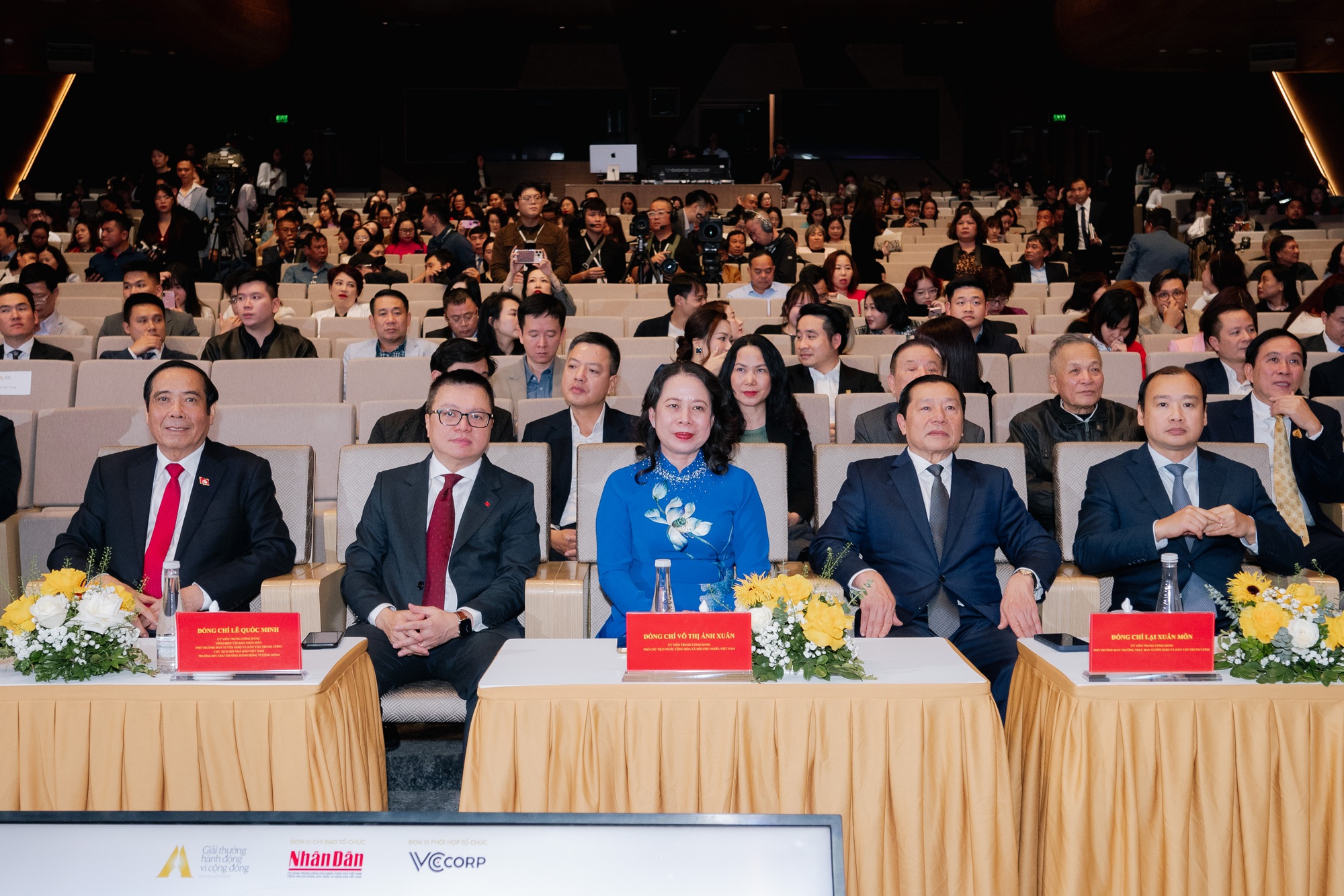Giải thưởng Hành động vì Cộng đồng 2025: Tôn vinh các dự án ‘Kiên trì phụng sự’ - Ảnh 1. Giải thưởng Hành động vì Cộng đồng 2025: Tôn vinh các dự án ‘Kiên trì phụng sự’ - Ảnh 1.