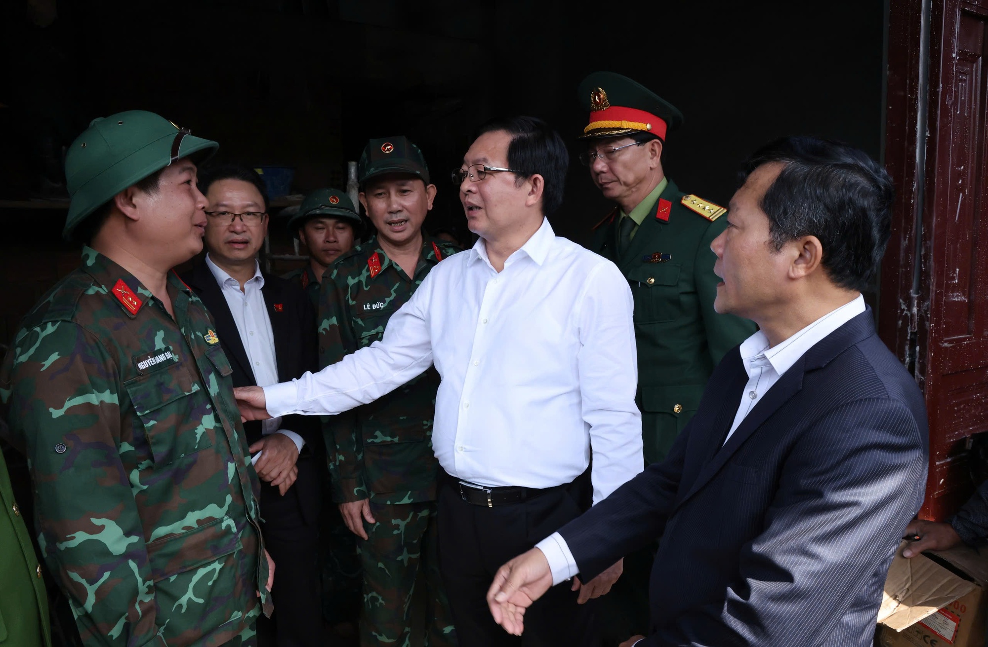 Phó Thủ tướng Hồ Quốc Dũng kiểm tra tình hình triển khai 'Chiến dịch Quang Trung' tại thành phố Huế- Ảnh 1. Phó Thủ tướng Hồ Quốc Dũng kiểm tra tình hình triển khai 'Chiến dịch Quang Trung' tại thành phố Huế- Ảnh 1.