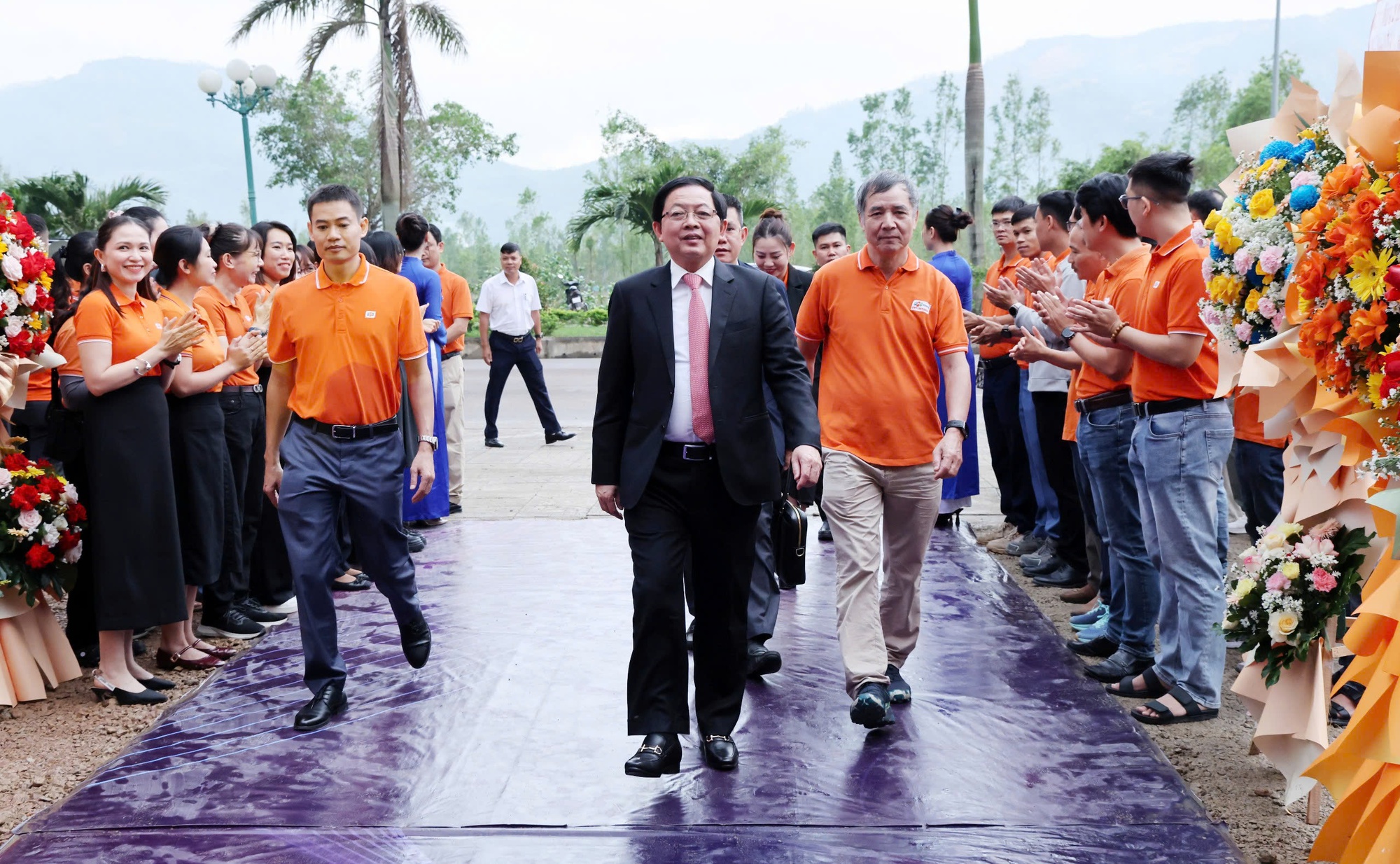 Phó Thủ tướng Hồ Quốc Dũng dự khởi công Trung tâm nghiên cứu trí tuệ nhân tạo AI tại Gia Lai- Ảnh 1.