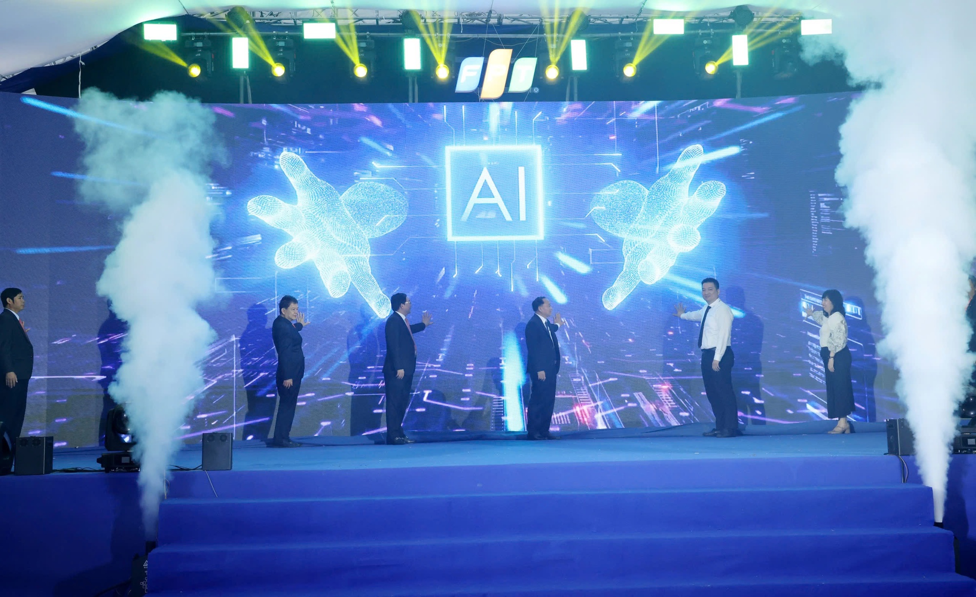 Phó Thủ tướng Hồ Quốc Dũng dự khởi công Trung tâm nghiên cứu trí tuệ nhân tạo AI tại Gia Lai- Ảnh 6.