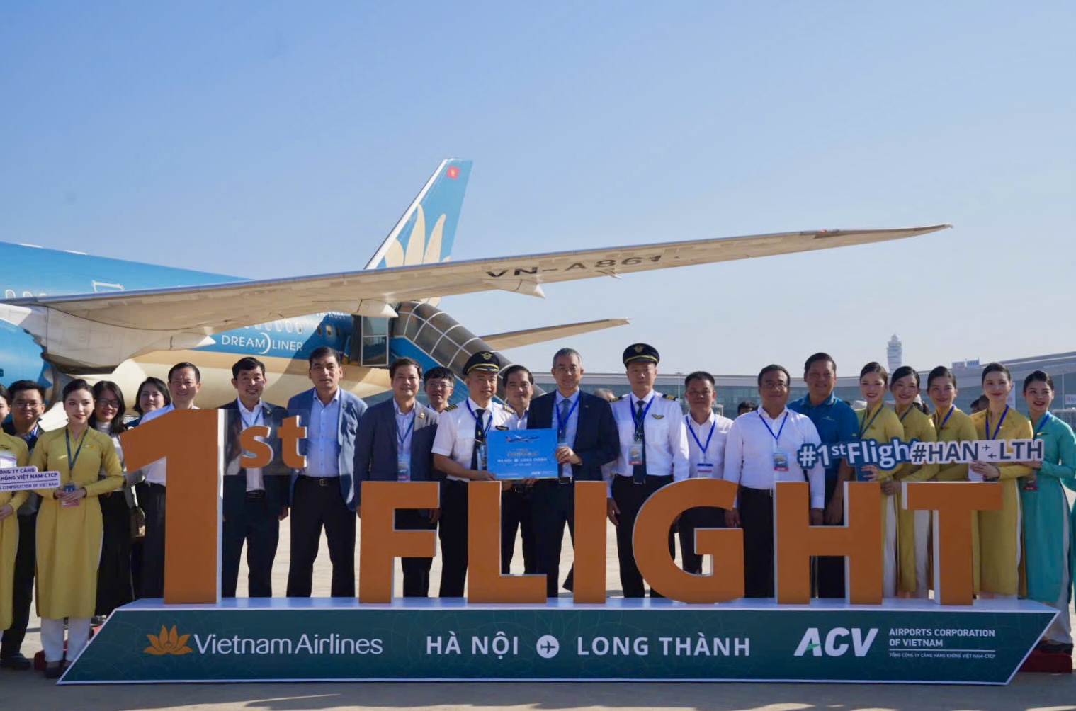 Vietnam Airlines thực hiện chuyến bay chở khách đầu tiên tại Sân bay Long Thành- Ảnh 3.