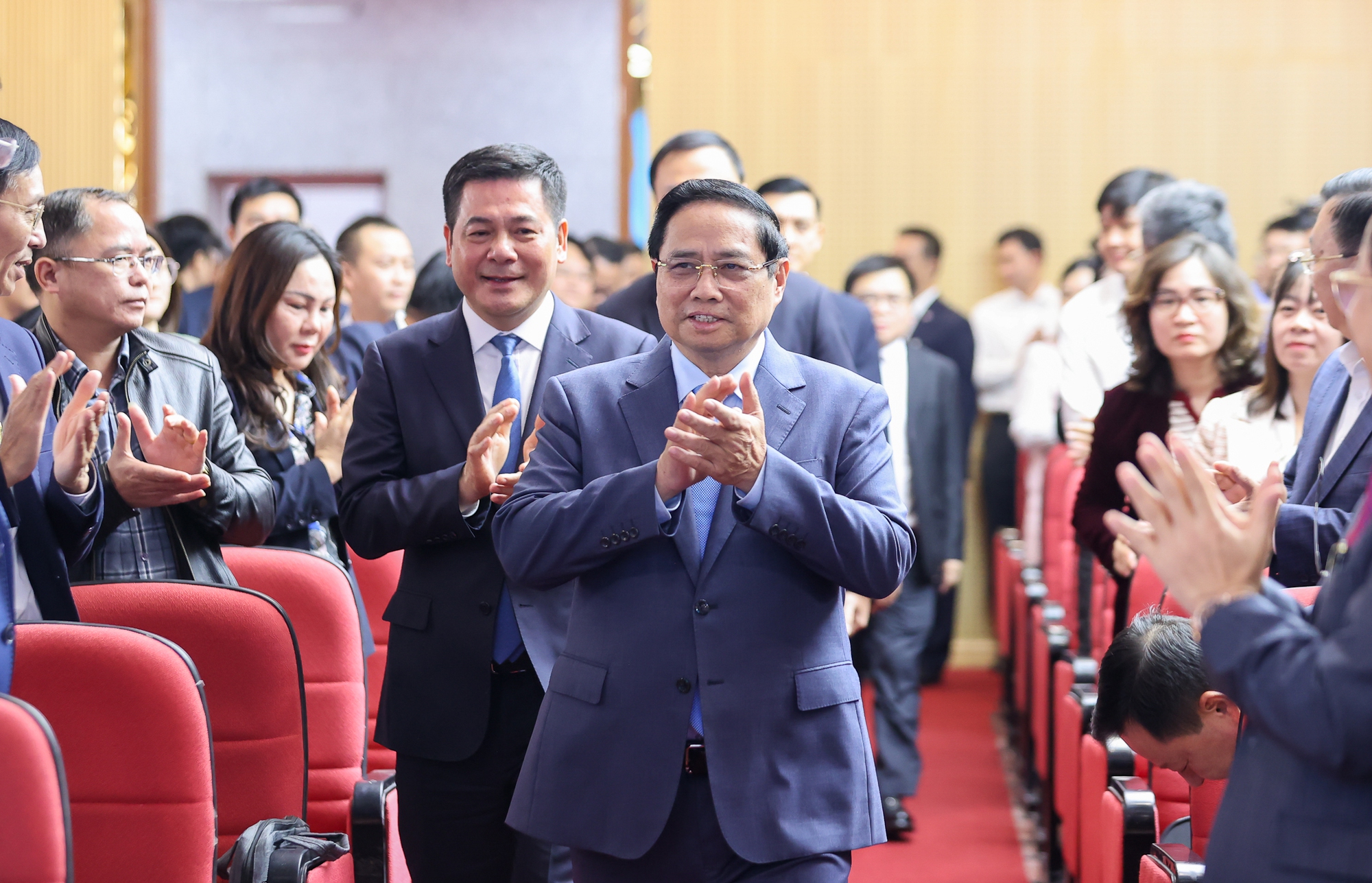 Thủ tướng: Ngành công thương phải phát huy "6 tiên phong"- Ảnh 1. Thủ tướng: Ngành công thương phải phát huy "6 tiên phong"- Ảnh 1.