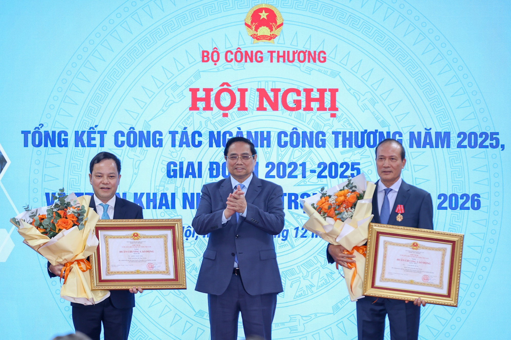 Thủ tướng: Ngành công thương phải phát huy "6 tiên phong"- Ảnh 10. Thủ tướng: Ngành công thương phải phát huy "6 tiên phong"- Ảnh 10.
