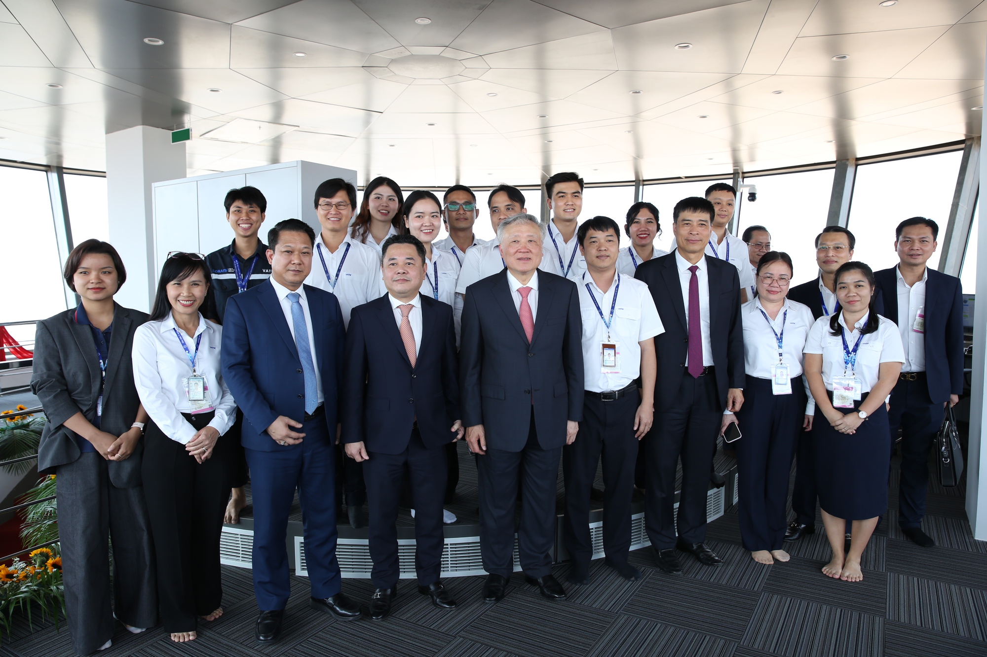 Phó Thủ tướng Thường trực Nguyễn Hòa Bình dự lễ khánh thành các công trình và khai trương chuyến bay đầu tiên tại Sân bay Long Thành- Ảnh 8.