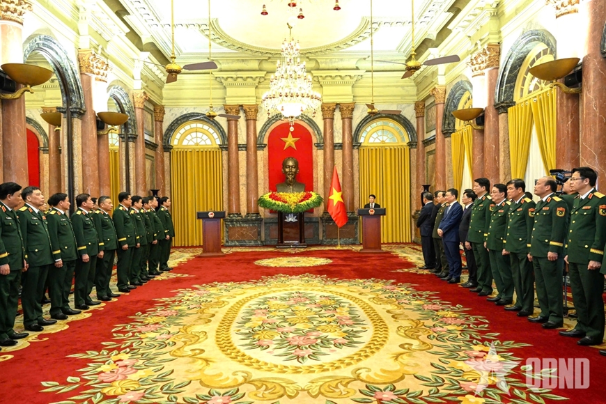 Chủ tịch nước trao Quyết định thăng quân hàm Thượng tướng đối với hai sỹ quan quân đội- Ảnh 3.