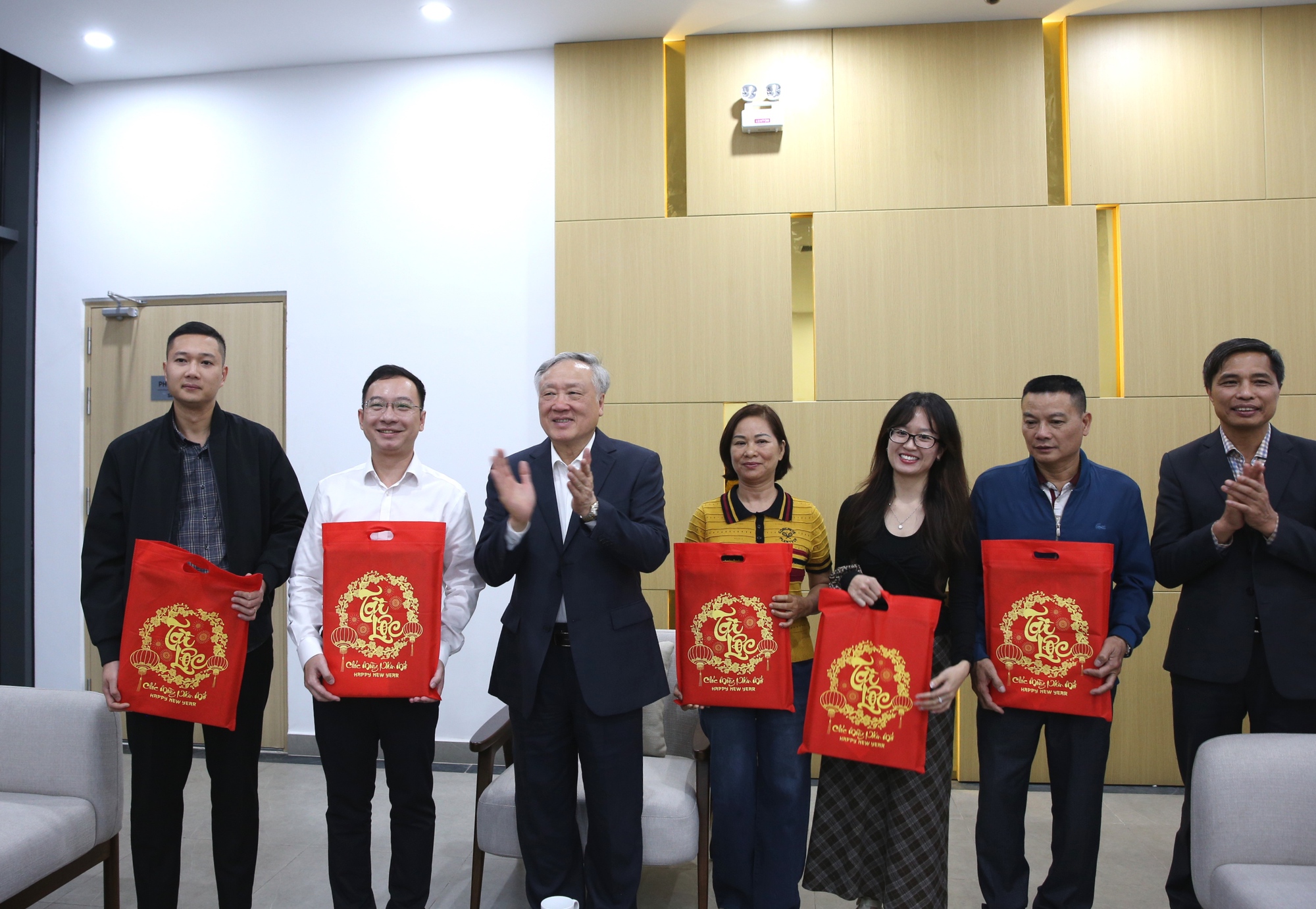 Phó Thủ tướng Thường trực Chính phủ Nguyễn Hòa Bình thăm, kiểm tra một số dự án tại Quảng Ninh- Ảnh 6.