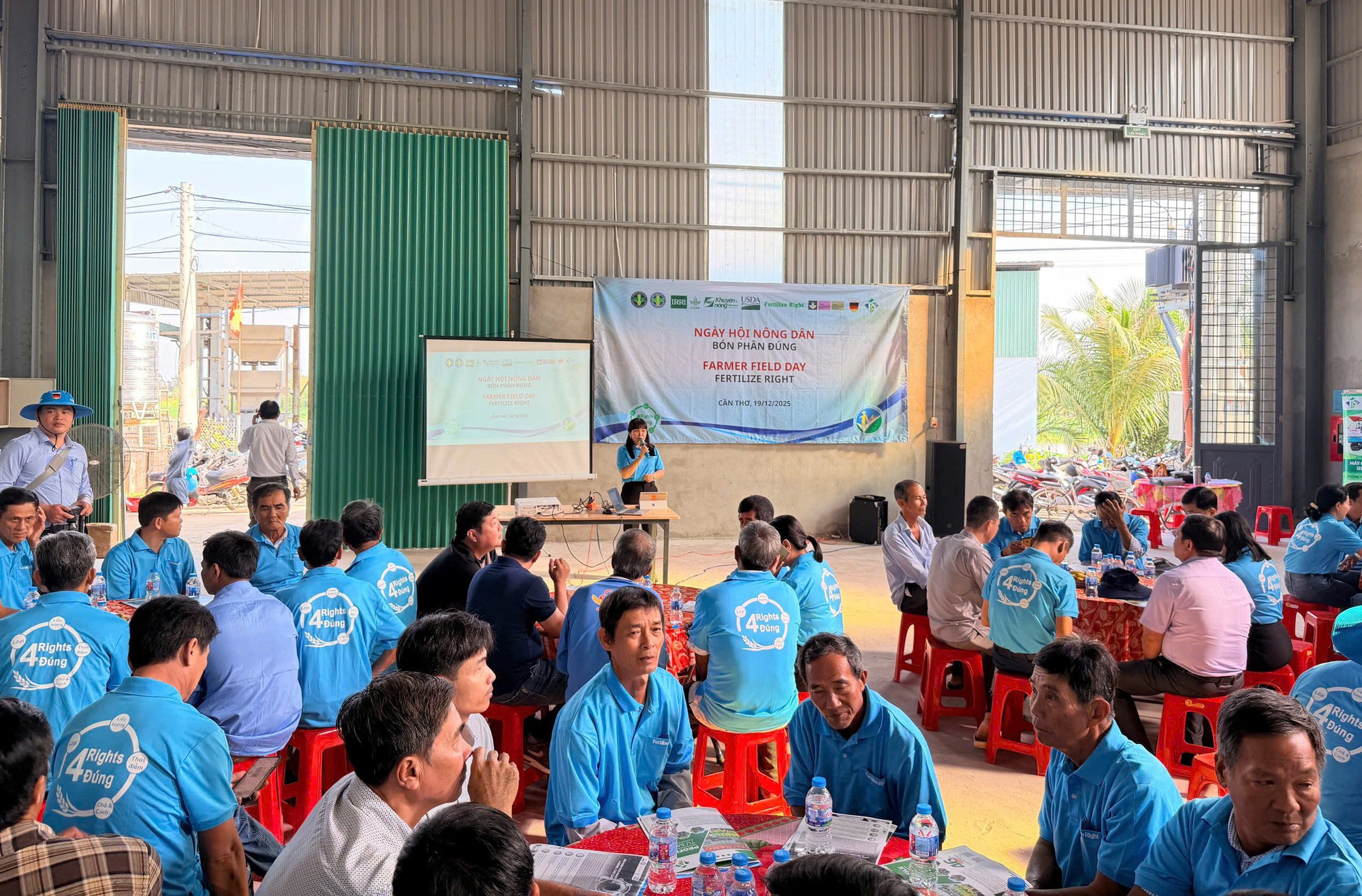 Canh tác lúa xanh với 'bón phân đúng': Từ chủ trương đến thực hành trên đồng ruộng- Ảnh 2. Canh tác lúa xanh với 'bón phân đúng': Từ chủ trương đến thực hành trên đồng ruộng- Ảnh 2.