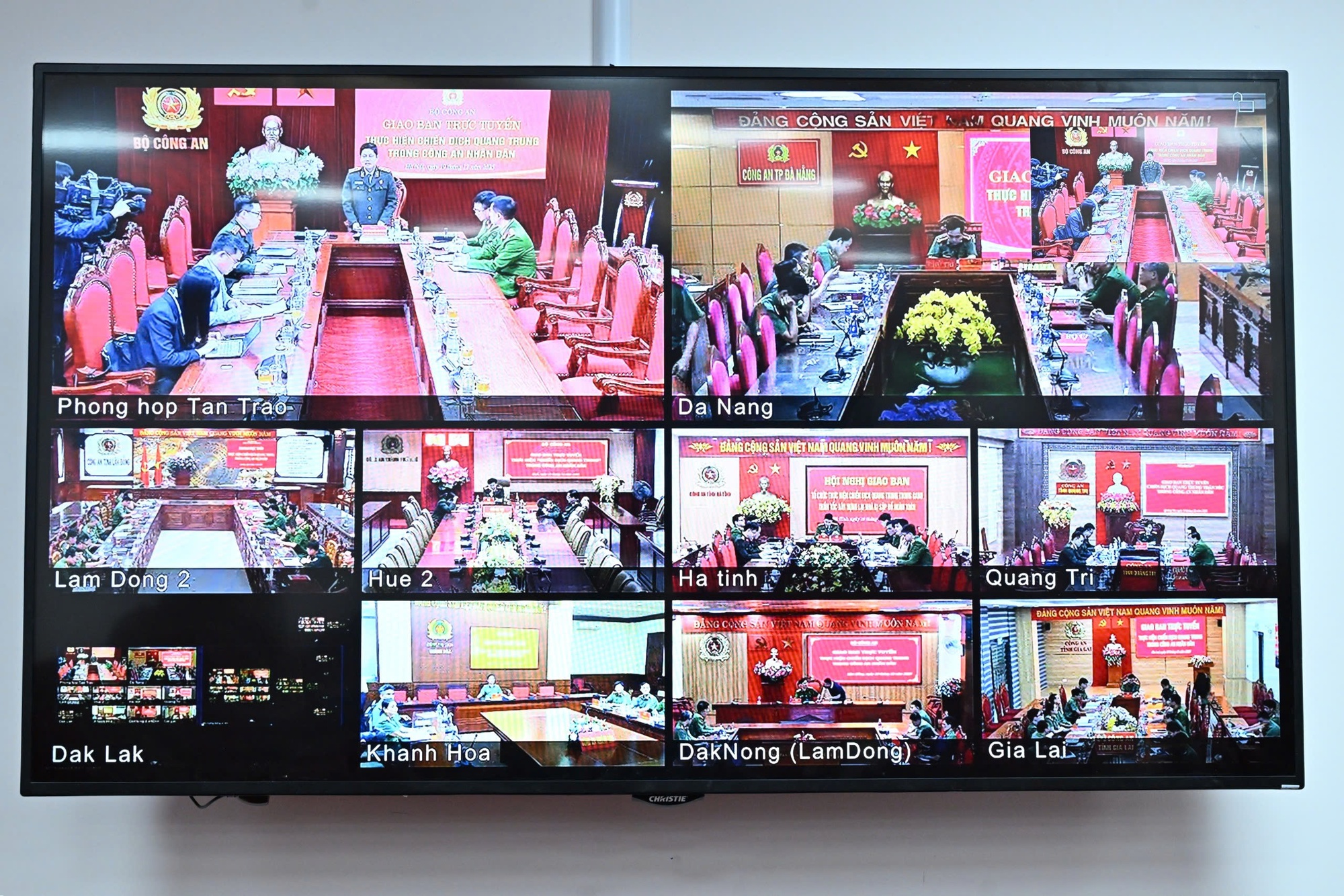 'Chiến dịch Quang Trung': Lực lượng công an phấn đấu hoàn thành sớm 15 ngày so với kế hoạch- Ảnh 2. 'Chiến dịch Quang Trung': Lực lượng công an phấn đấu hoàn thành sớm 15 ngày so với kế hoạch- Ảnh 2.