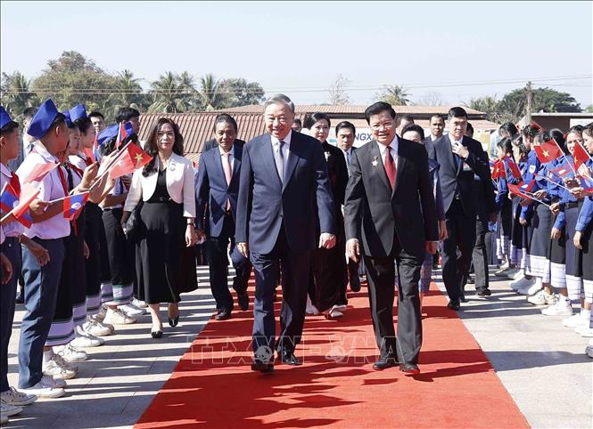 Khánh thành Công viên Hữu nghị Lào - Việt Nam: Biểu tượng sinh động của mối quan hệ thủy chung, son sắt - Ảnh 1.