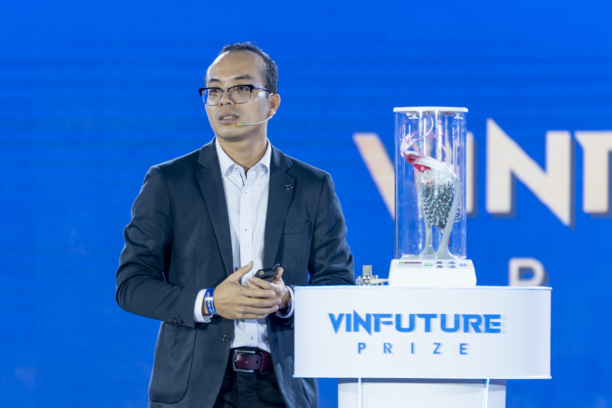 Khi khoa học truyền cảm hứng: Bốn câu chuyện đổi mới chạm tới trái tim tại VinFuture- Ảnh 2.