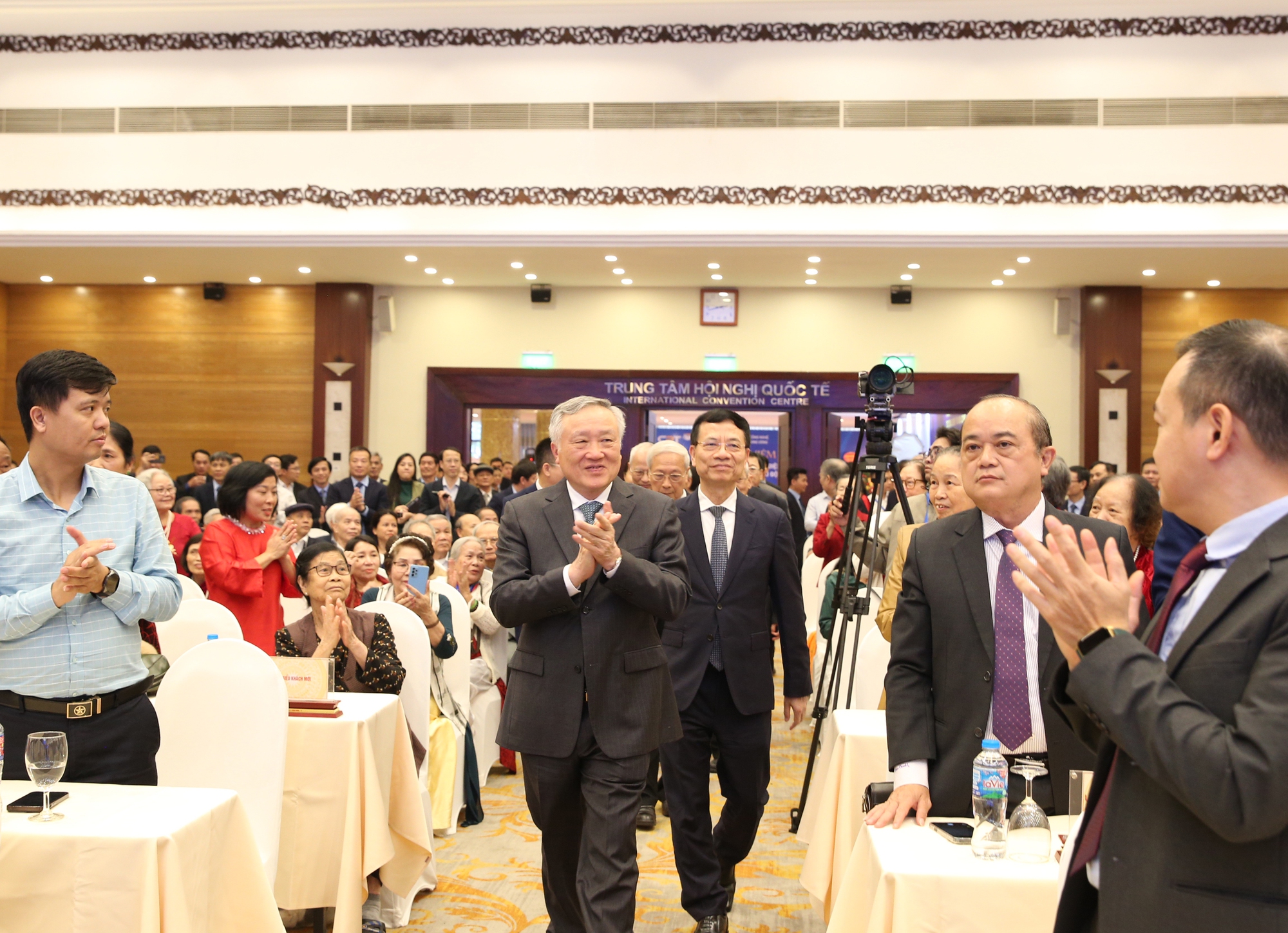 Phó Thủ tướng Thường trực Nguyễn Hòa Bình dự Lễ kỷ niệm 60 năm ngày thành lập Cục Bưu điện Trung ương- Ảnh 1.