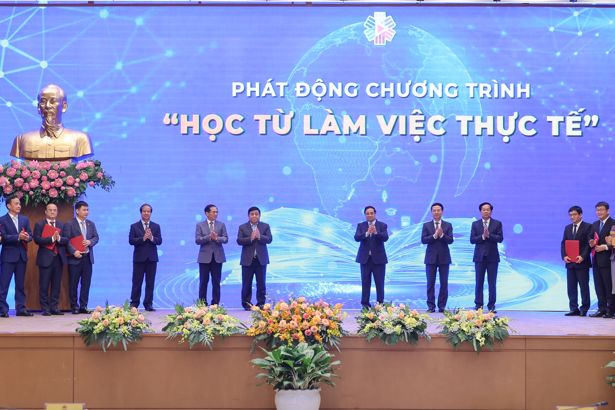 Phát động Chương trình 'Học từ làm việc thực tế'- Ảnh 1.