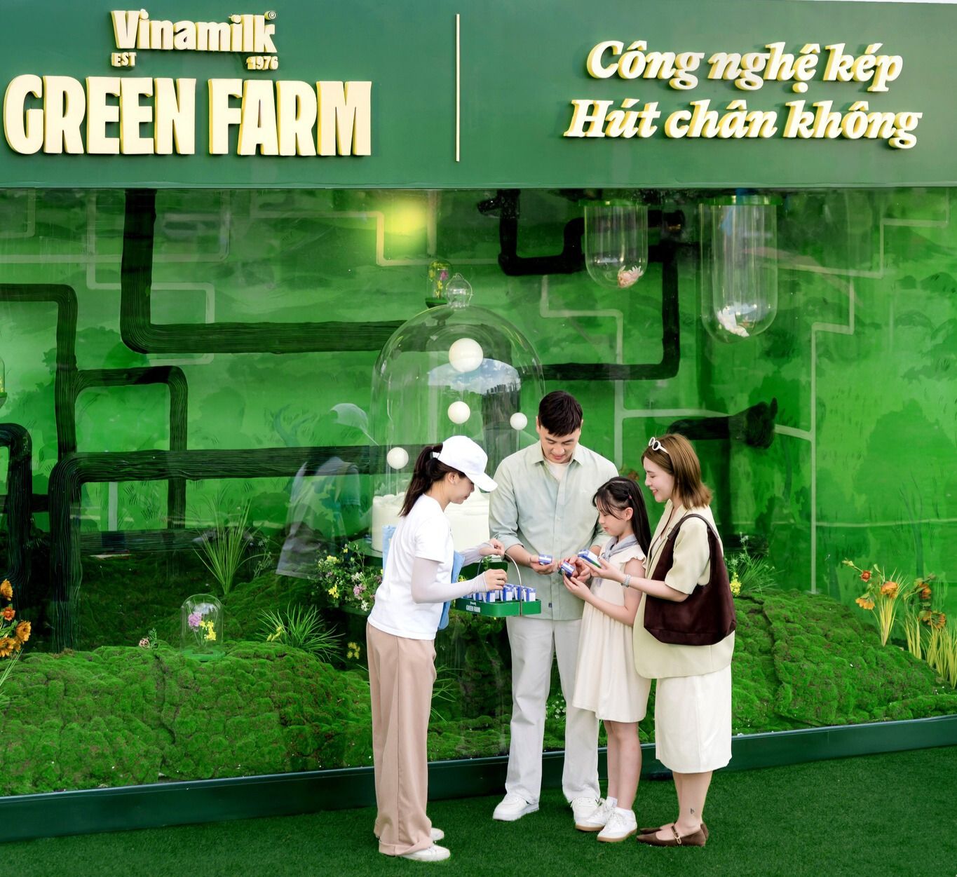 Bà Mai Kiều Liên được vinh danh lãnh đạo truyền cảm hứng sáng tạo tại Vạn Xuân Awards 2025- Ảnh 4.
