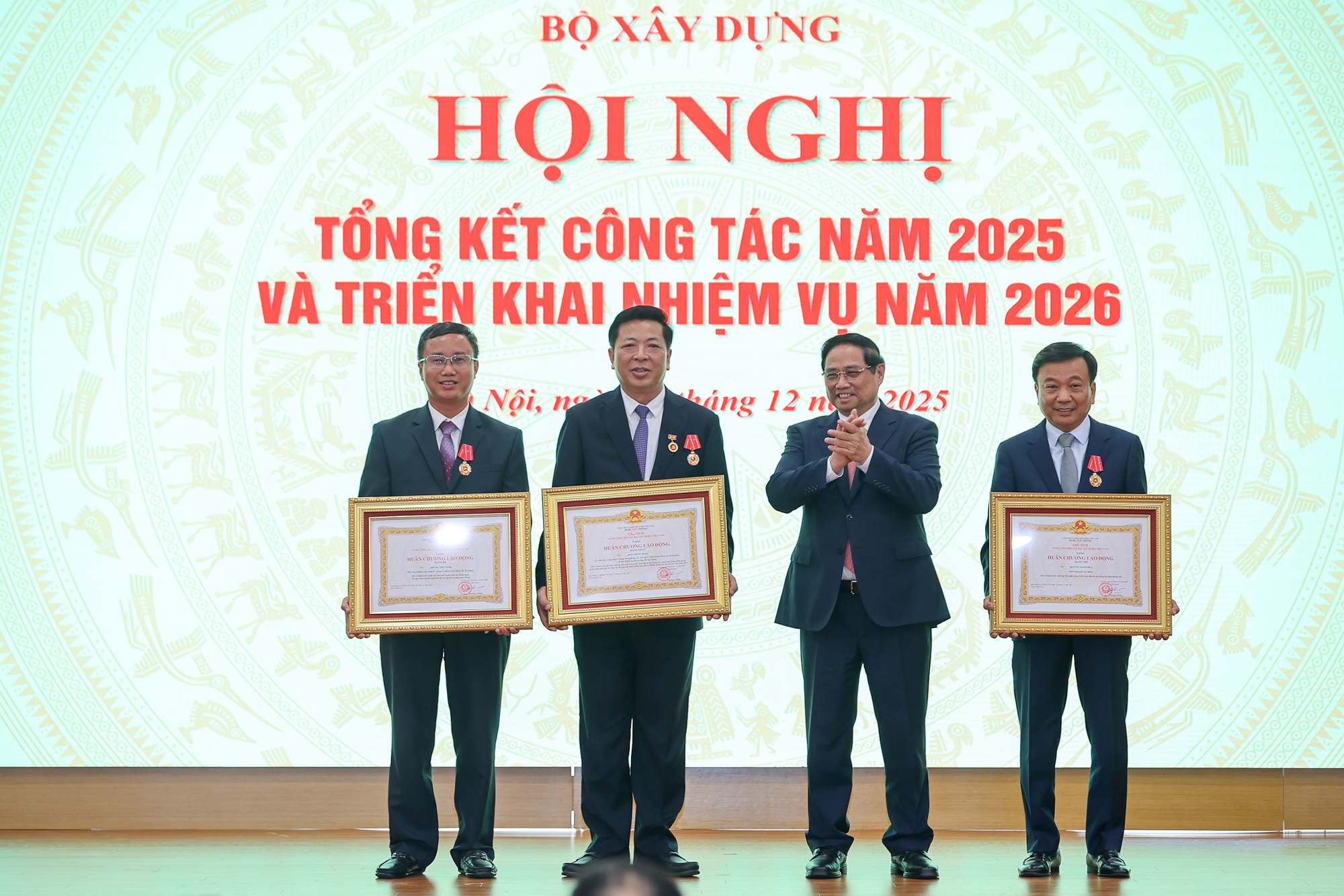 Thủ tướng: Ngành Xây dựng thực hiện "5 đảm bảo, 6 đột phá" để phát triển kết cấu hạ tầng đồng bộ, hiện đại- Ảnh 7.