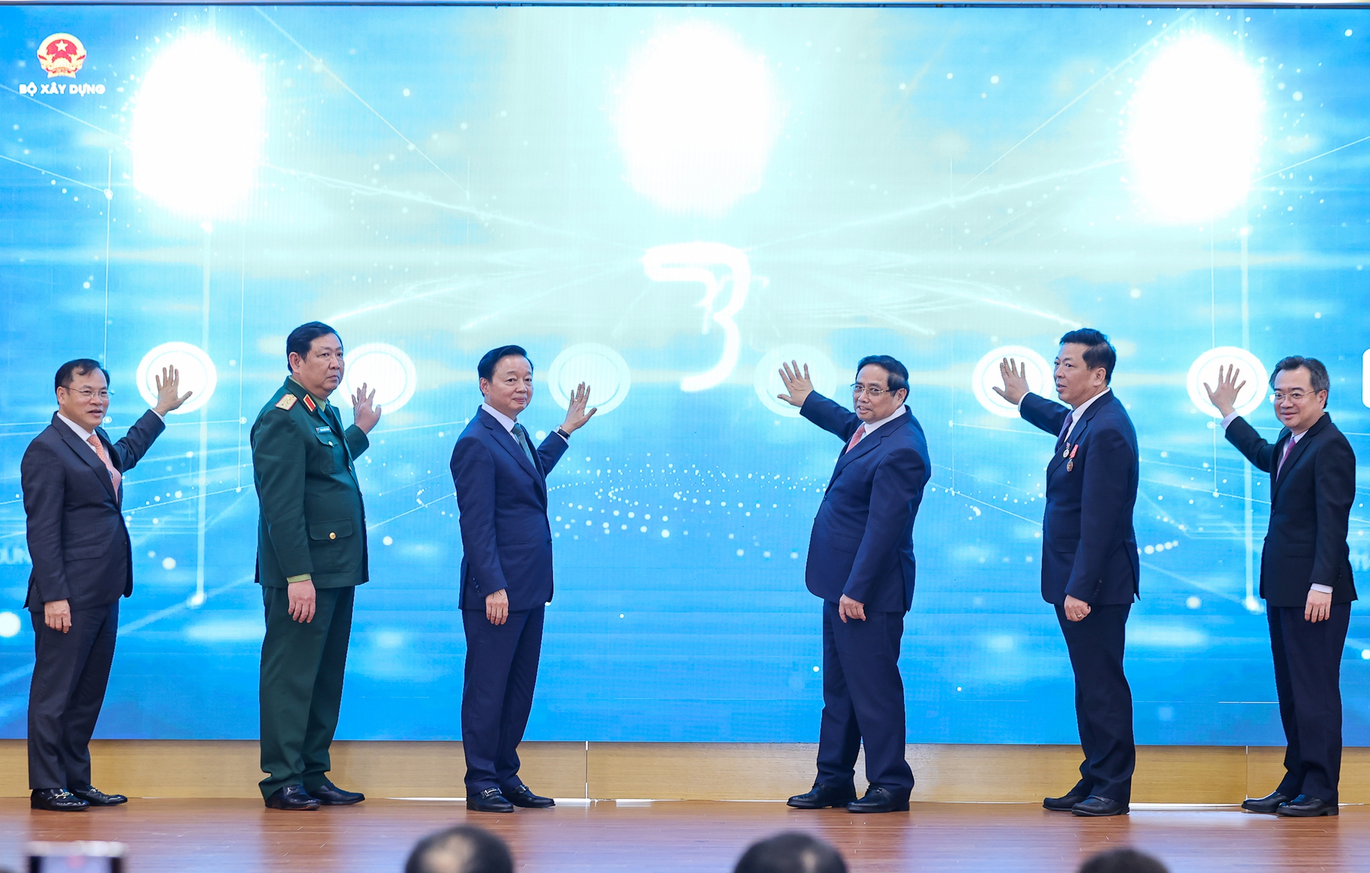 Thủ tướng: Ngành Xây dựng thực hiện "5 đảm bảo, 6 đột phá" để phát triển kết cấu hạ tầng đồng bộ, hiện đại- Ảnh 9.