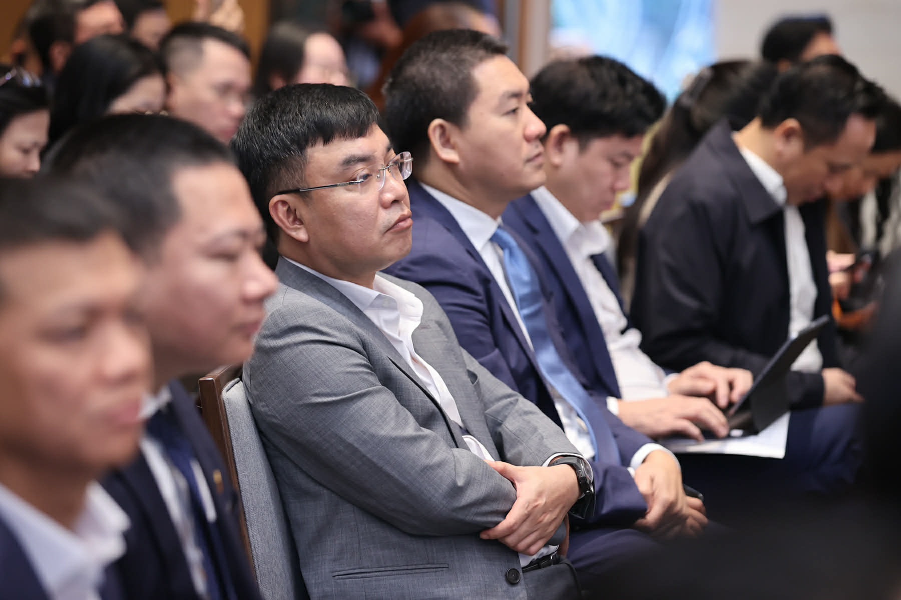 Thủ tướng: Sự ổn định và triển vọng của Việt Nam là "chiếc mỏ neo" an toàn nhất, là "tài sản được định giá cao nhất" với nhà đầu tư- Ảnh 17. Thủ tướng: Sự ổn định và triển vọng của Việt Nam là "chiếc mỏ neo" an toàn nhất, là "tài sản được định giá cao nhất" với nhà đầu tư- Ảnh 17.