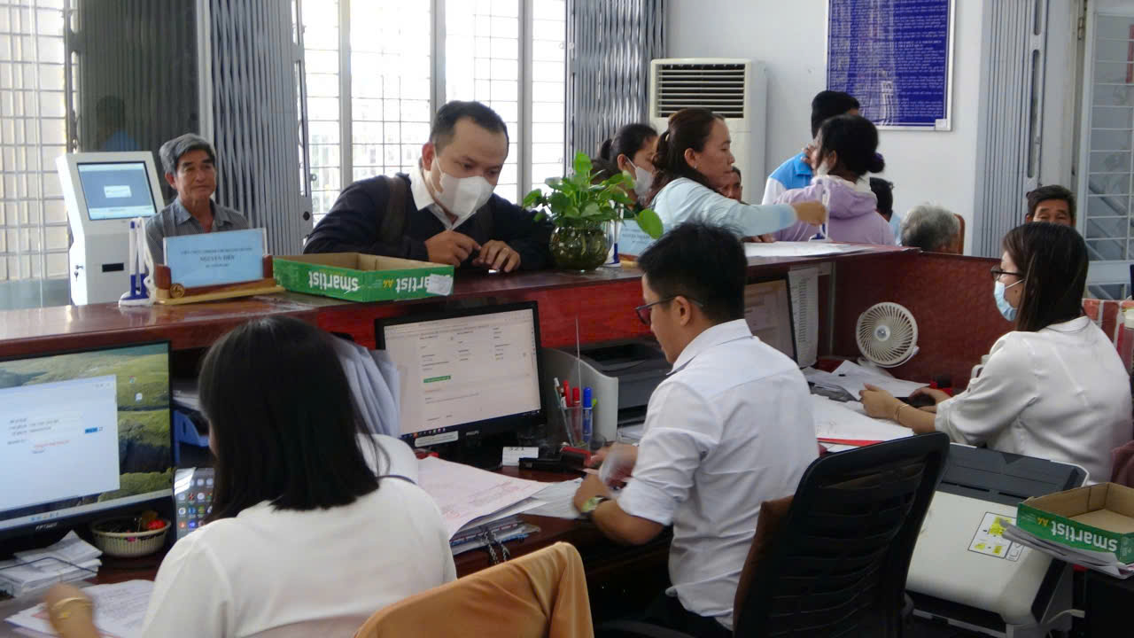 An Giang: Cải cách hành chính đi vào thực chất, kết quả rõ nét, chuyển biến toàn diện- Ảnh 3. An Giang: Cải cách hành chính đi vào thực chất, kết quả rõ nét, chuyển biến toàn diện- Ảnh 3.