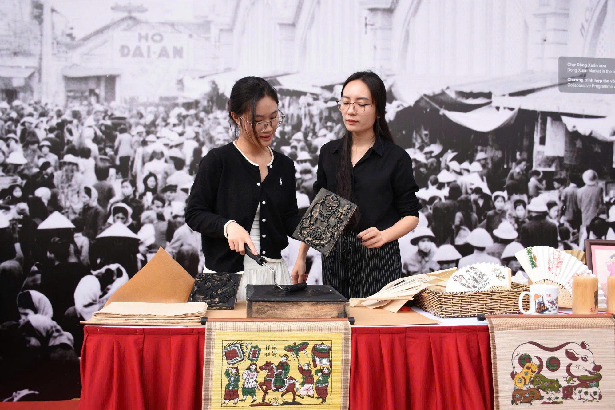 Khai mạc Trưng bày ‘Di sản văn hóa Việt Nam - Sức sống từ truyền thống đến hiện đại’- Ảnh 3.