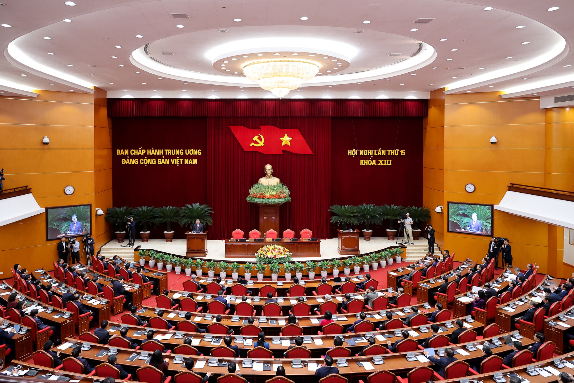 Bế mạc Hội nghị Trung ương 15- Ảnh 2.