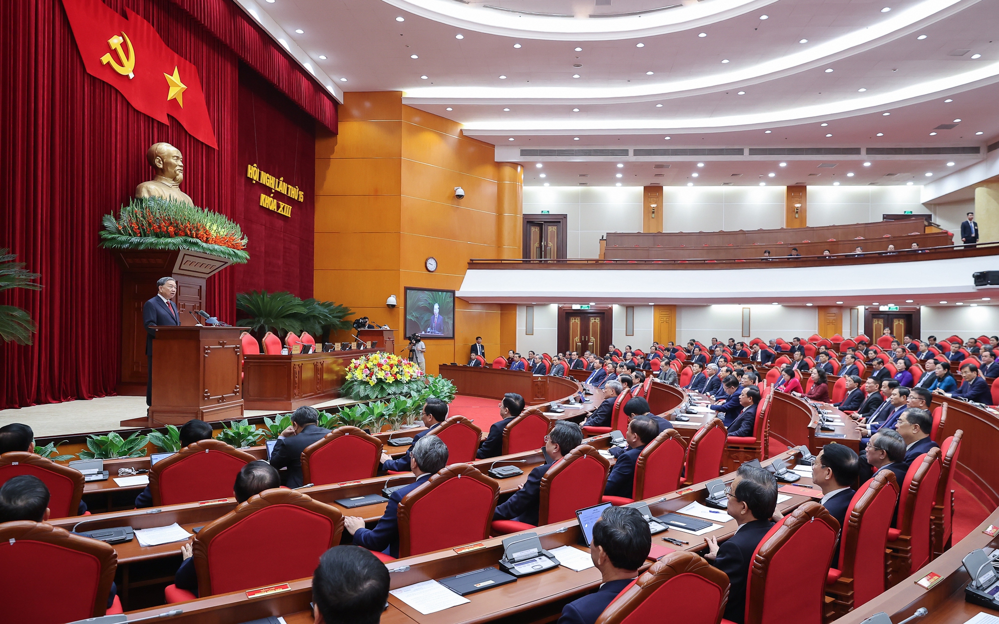 Thông cáo báo chí về ngày làm việc thứ hai và bế mạc Hội nghị Trung ương 15 khoá XIII