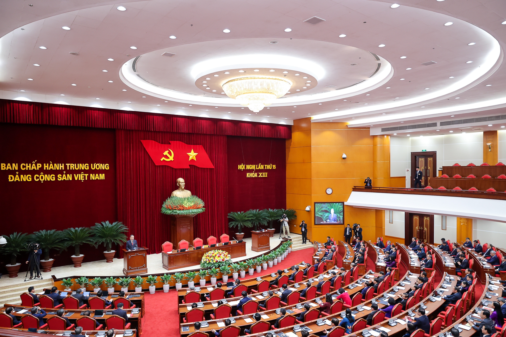 Thống nhất thông qua báo cáo về công tác nhân sự của Đảng- Ảnh 1.