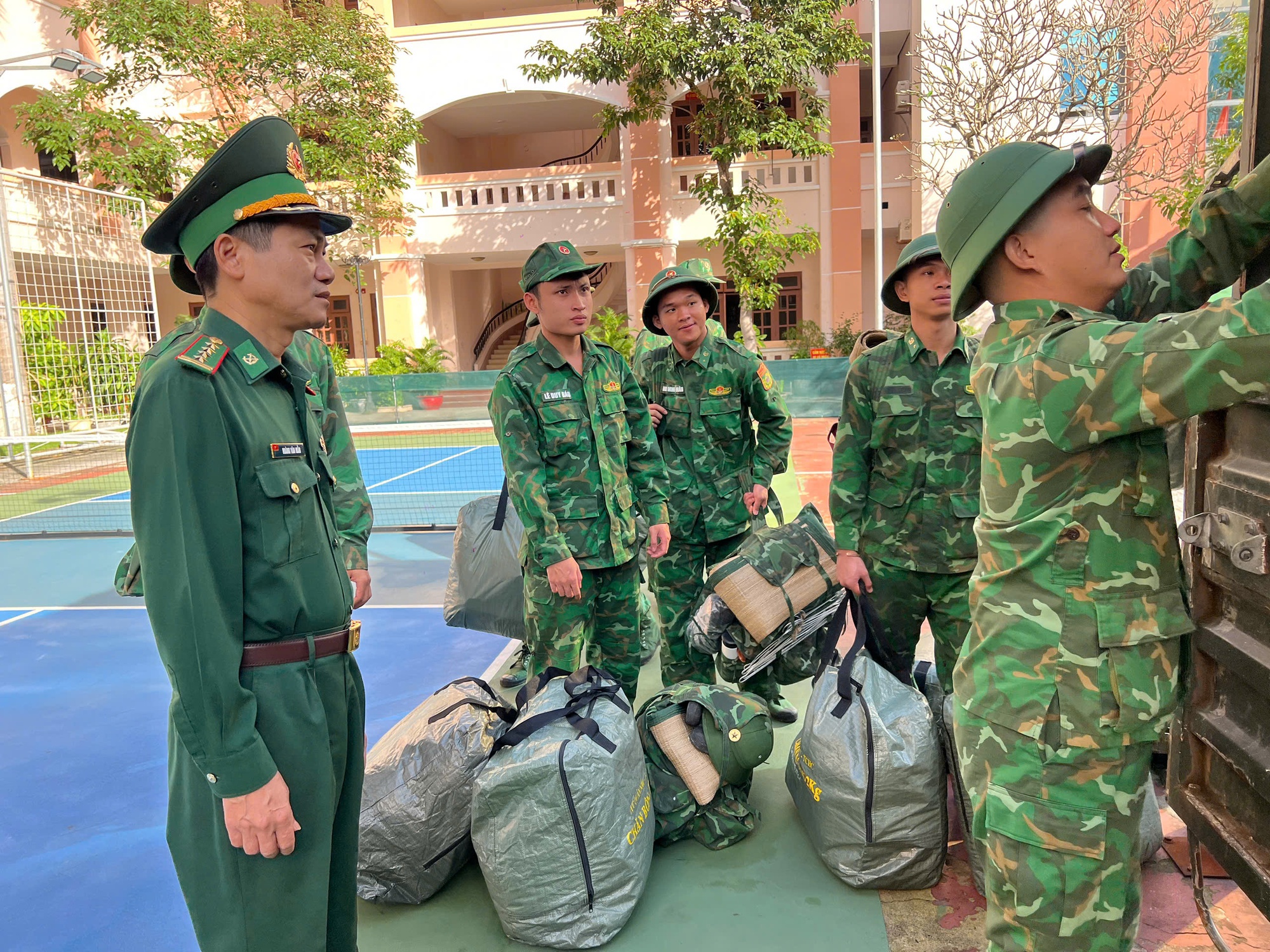 BĐBP Đà Nẵng xuất quân hỗ trợ xây dựng nhà ở cho nhân dân vùng biên giới- Ảnh 4.