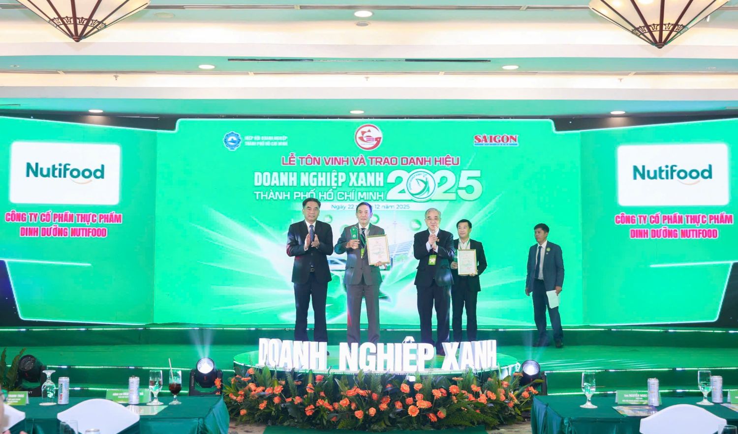 Nutifood được trao danh hiệu Doanh nghiệp xanh TPHCM năm 2025- Ảnh 1. Nutifood được trao danh hiệu Doanh nghiệp xanh TPHCM năm 2025- Ảnh 1.