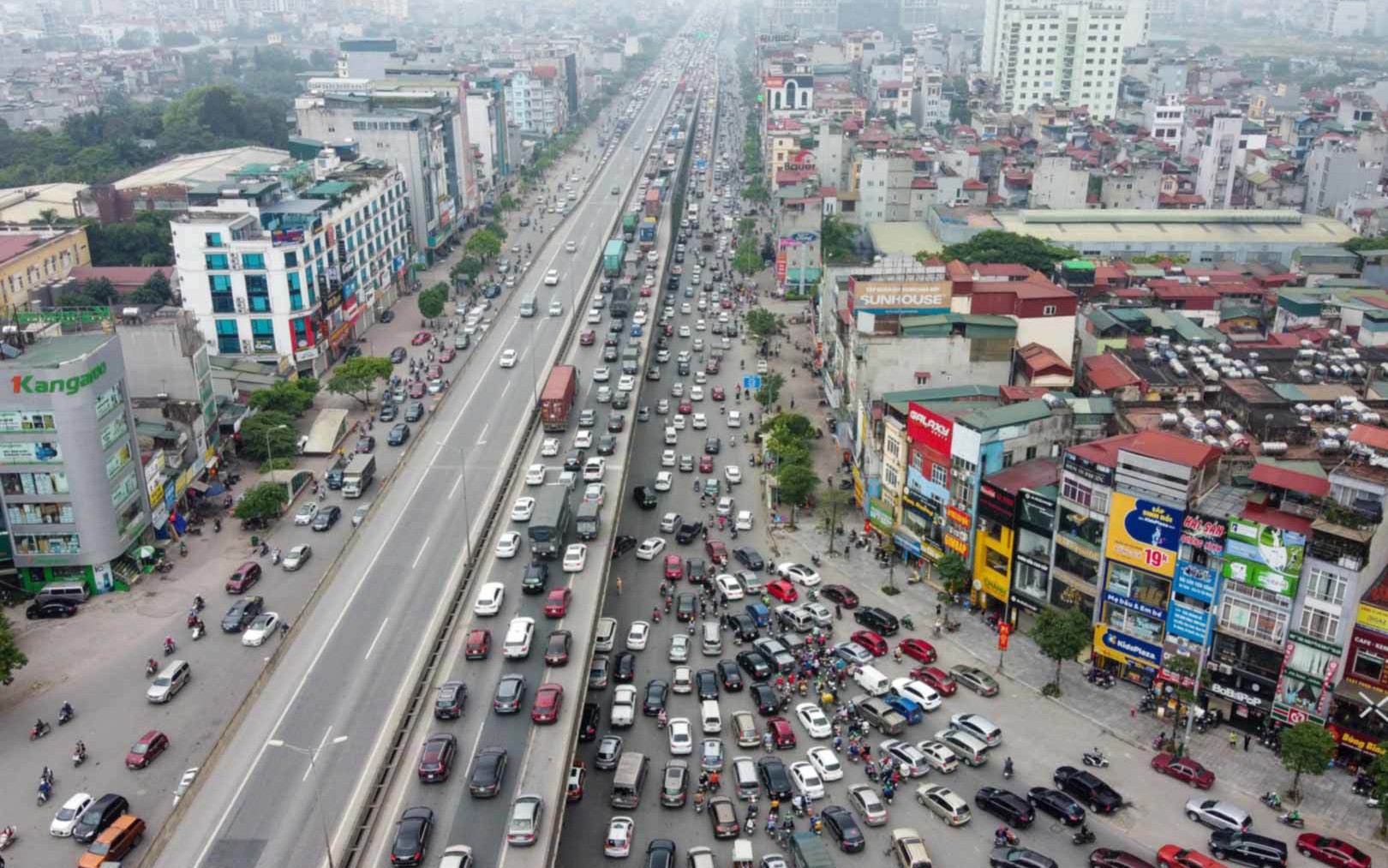 Từ 1/1/2026, hạn chế xe tải lưu thông hướng vào Vành đai 3 giờ cao điểm