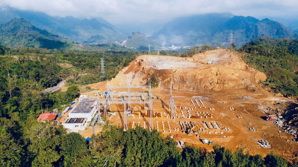 Tập trung cao độ san nền, phá đá tạo mặt bằng thi công TBA 220 kV Phong Thổ- Ảnh 4.