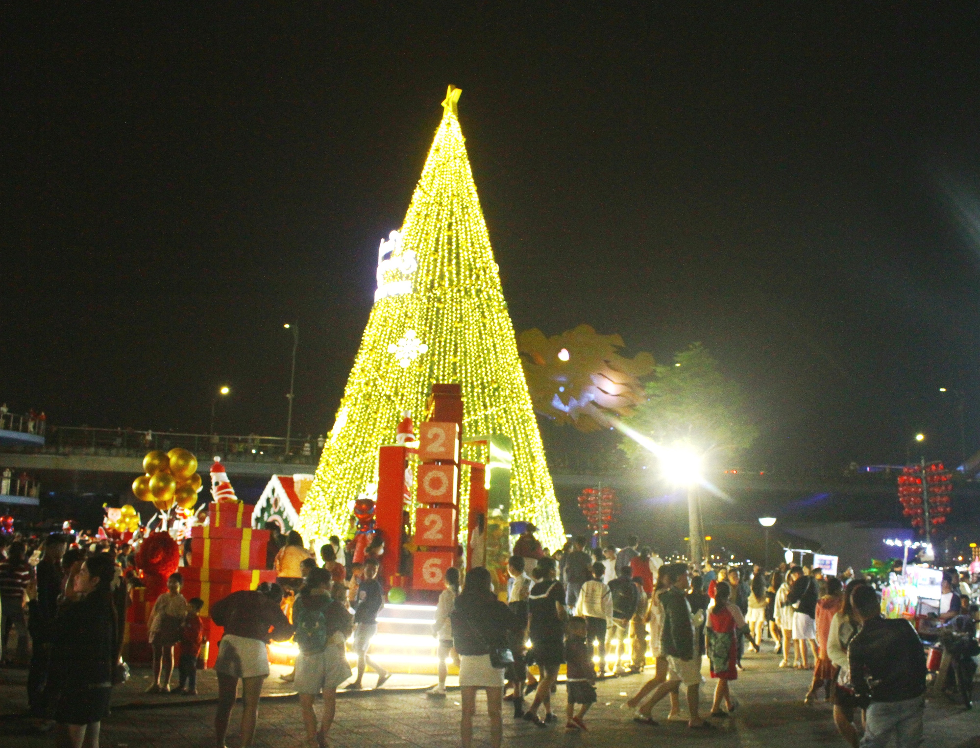 Rộn ràng chuỗi lễ hội chào năm mới 2026 tại miền Trung- Ảnh 1.