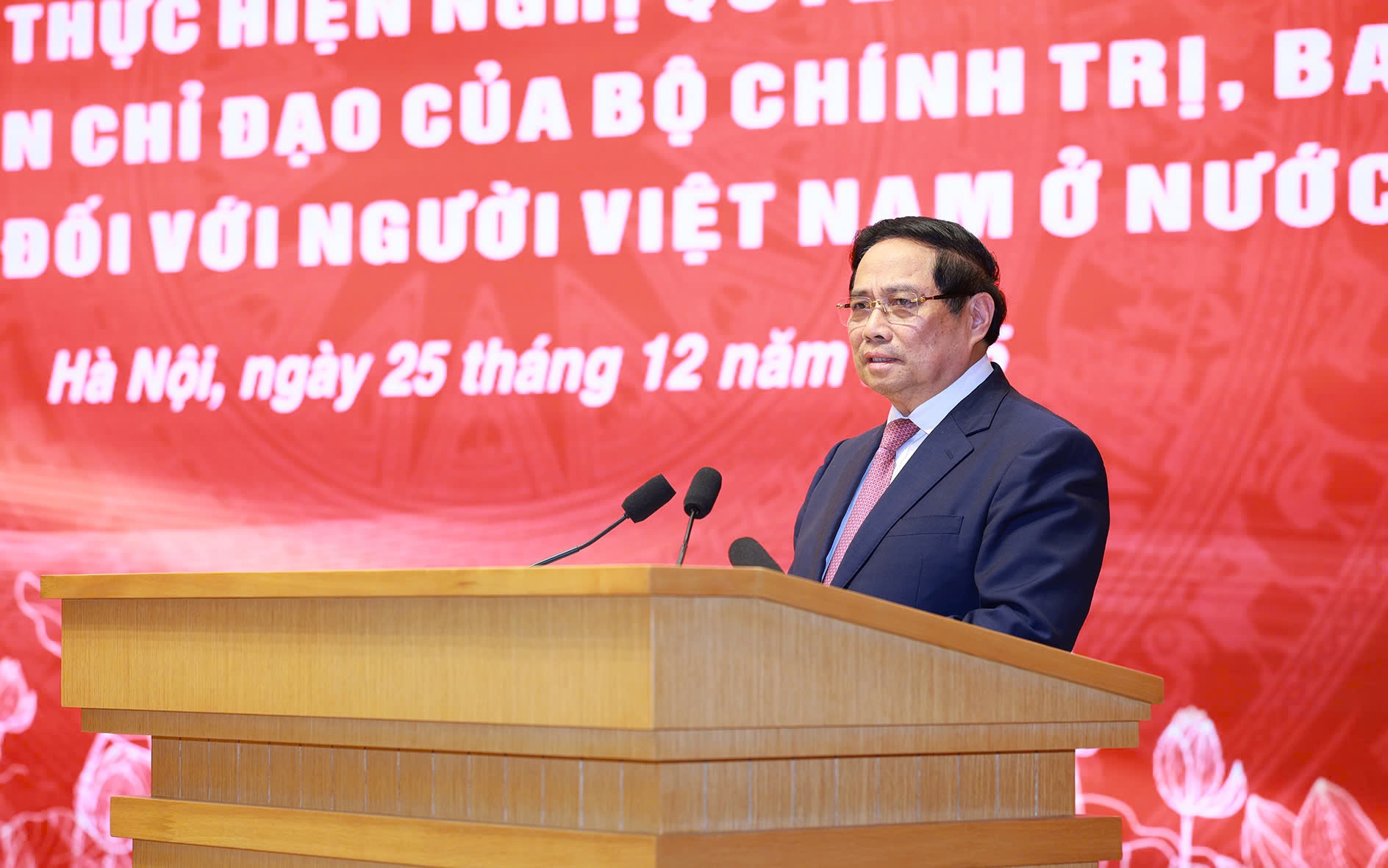 Thủ tướng: Thúc đẩy '3 đột phá' trong công tác đối với người Việt Nam ở nước ngoài- Ảnh 3. Thủ tướng: Thúc đẩy '3 đột phá' trong công tác đối với người Việt Nam ở nước ngoài- Ảnh 3.