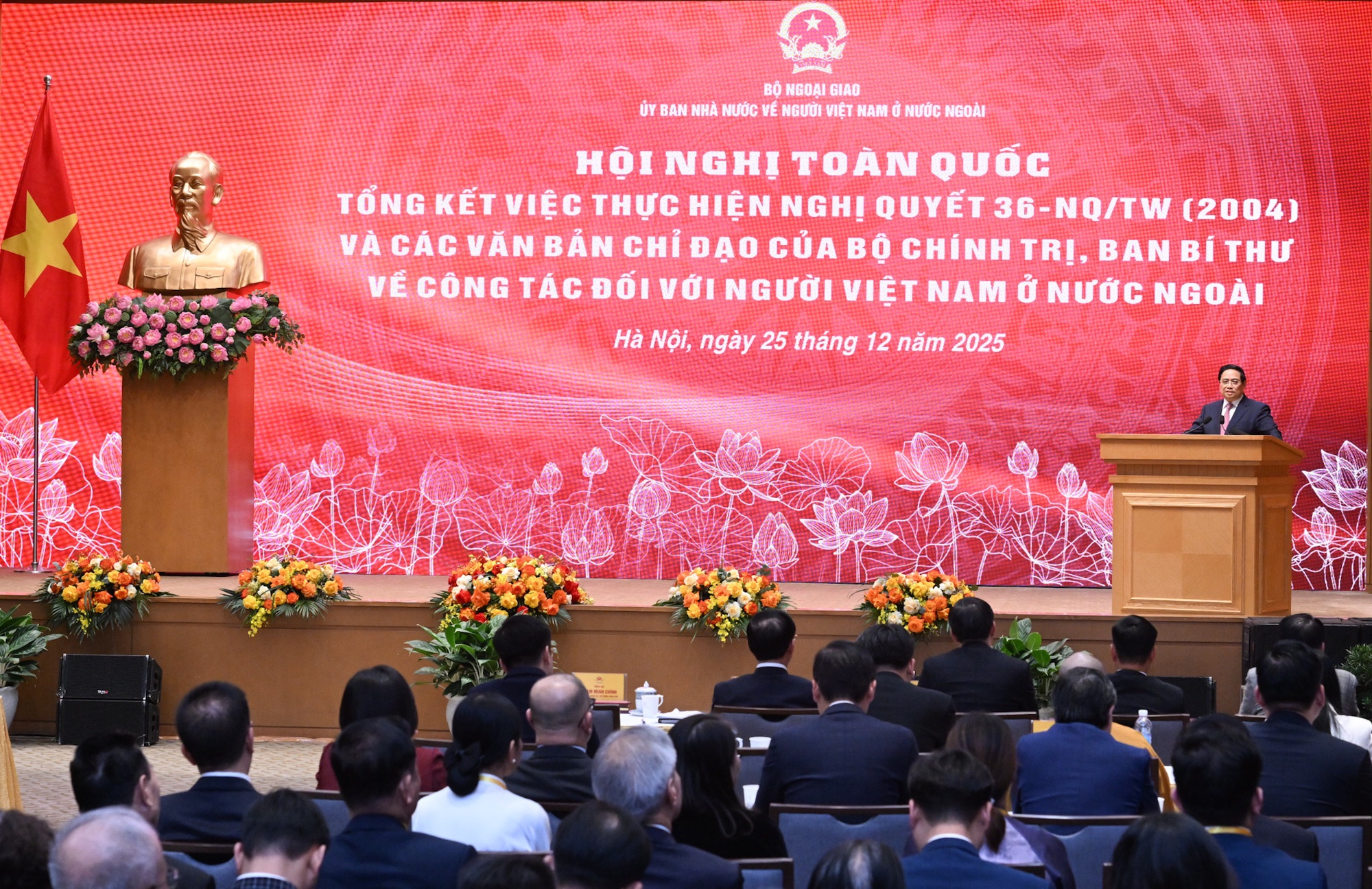 Thủ tướng: Thúc đẩy '3 đột phá' trong công tác đối với người Việt Nam ở nước ngoài- Ảnh 4. Thủ tướng: Thúc đẩy '3 đột phá' trong công tác đối với người Việt Nam ở nước ngoài- Ảnh 4.