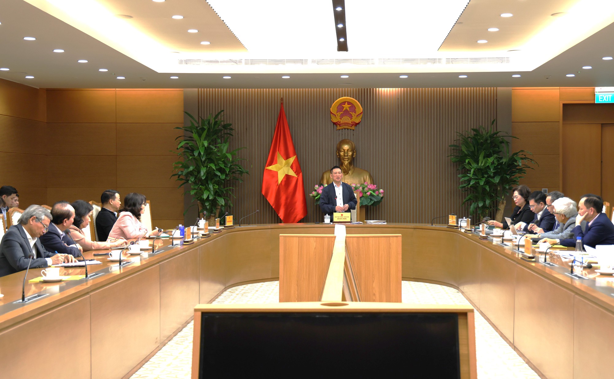 Phó Thủ tướng Hồ Đức Phớc chủ trì cuộc họp Hội đồng Tư vấn chính sách tài chính, tiền tệ Quốc gia- Ảnh 2. Phó Thủ tướng Hồ Đức Phớc chủ trì cuộc họp Hội đồng Tư vấn chính sách tài chính, tiền tệ Quốc gia- Ảnh 2.