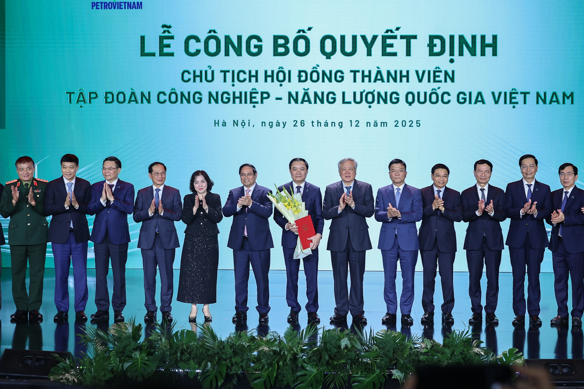 Thủ tướng: Petrovietnam phát huy tinh thần 'chiến binh dầu khí' và vai trò tiên phong, trụ cột, đi đầu- Ảnh 7.