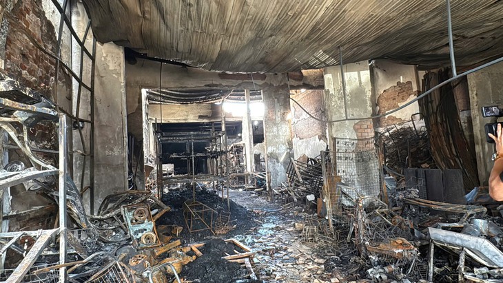 Khẩn trương điều tra nguyên nhân vụ cháy tại xã Hòa Phú, Đắk Lắk- Ảnh 1. Khẩn trương điều tra nguyên nhân vụ cháy tại xã Hòa Phú, Đắk Lắk- Ảnh 1.