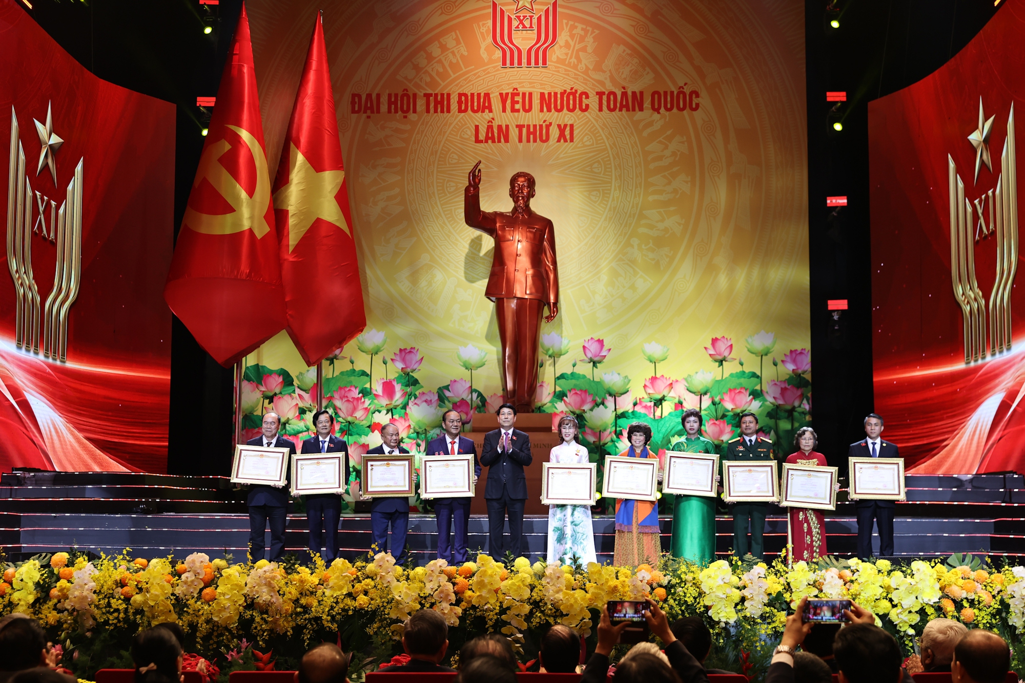 Lãnh đạo Đảng, Nhà nước trao danh hiệu Anh hùng tặng các tập thể, cá nhân- Ảnh 3.