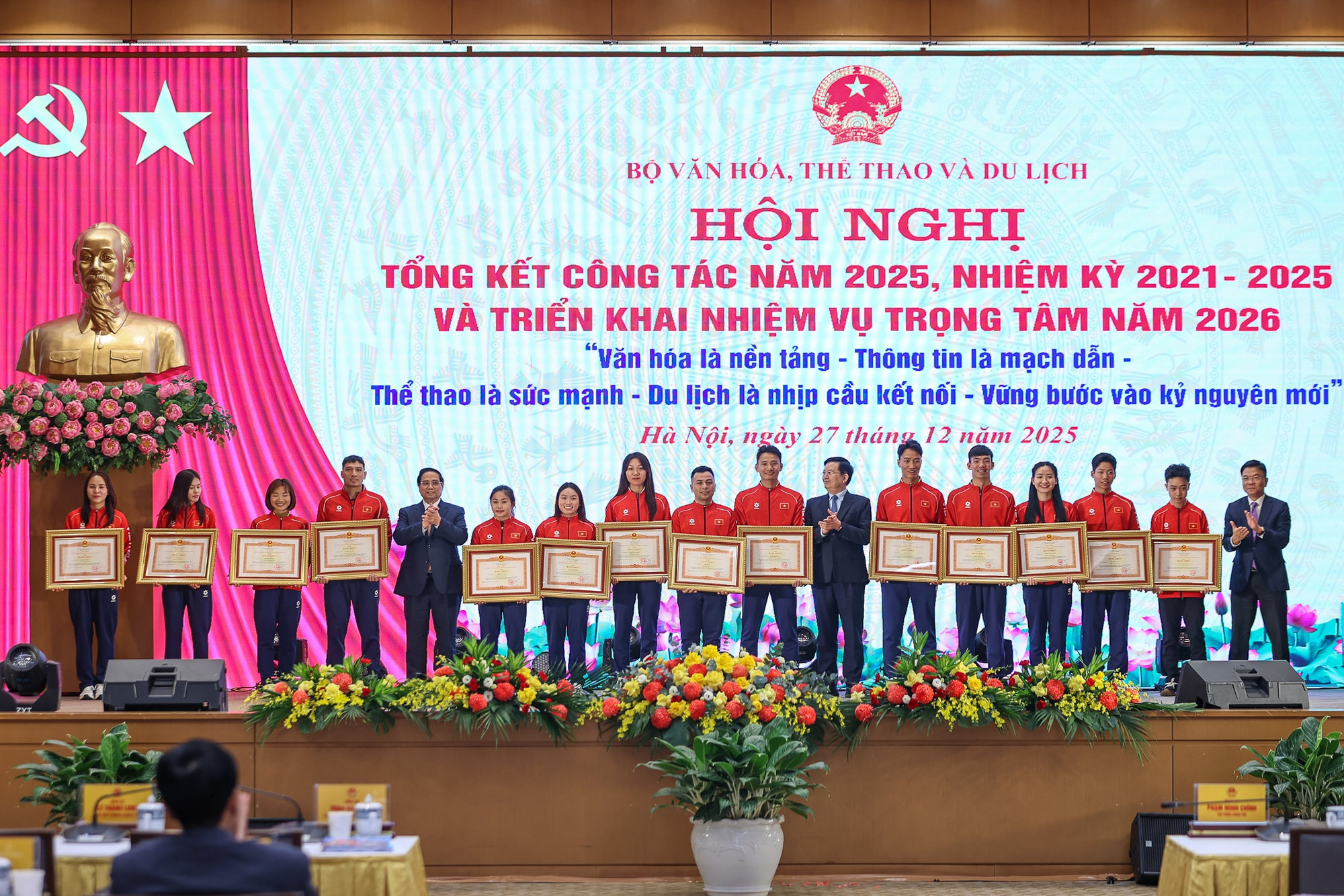 Thủ tướng: Trong kỷ nguyên mới, văn hóa vẫn là sức mạnh nội sinh, nền tảng tinh thần và động lực tăng trưởng- Ảnh 8.