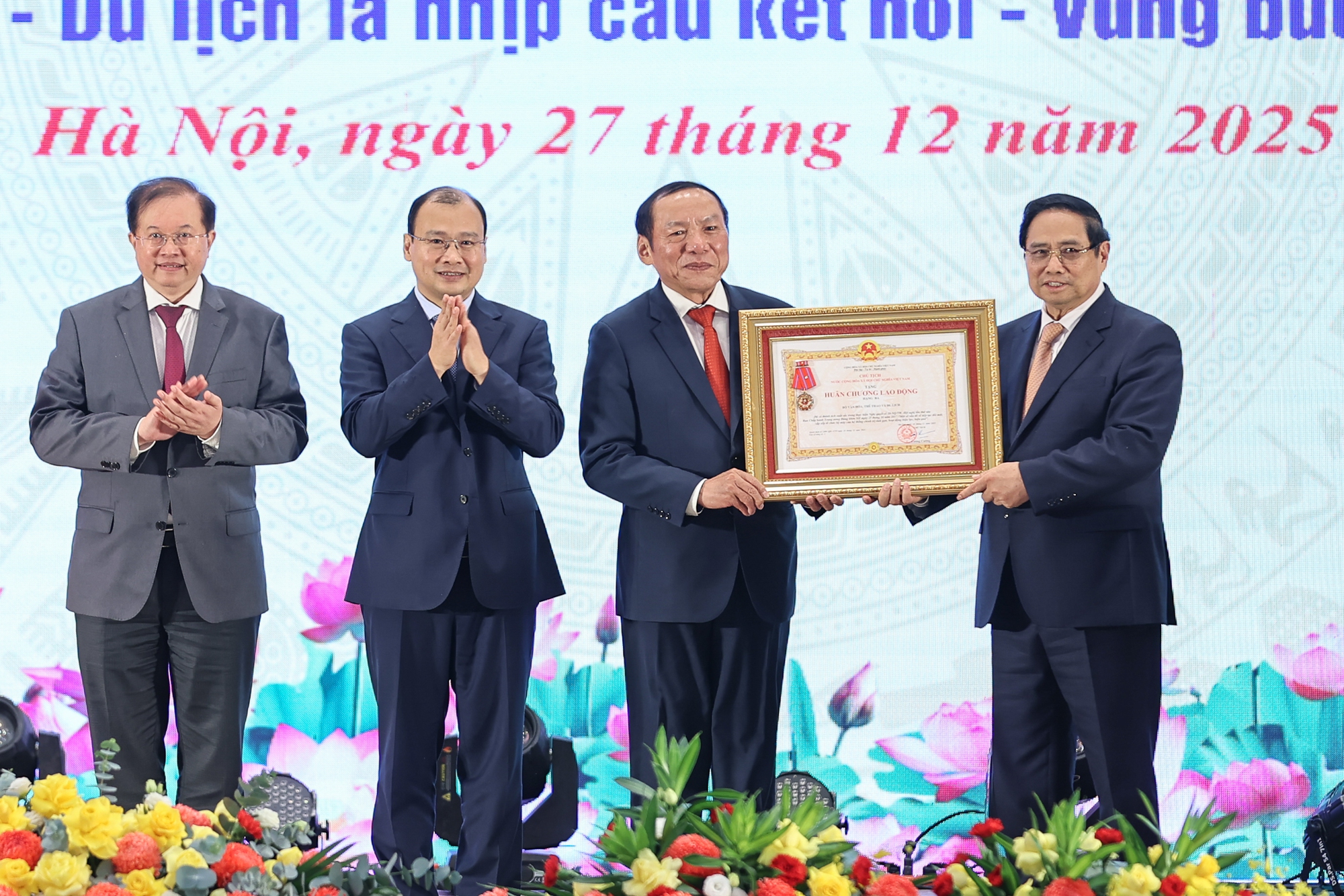 Thủ tướng: Trong kỷ nguyên mới, văn hóa vẫn là sức mạnh nội sinh, nền tảng tinh thần và động lực tăng trưởng- Ảnh 6.