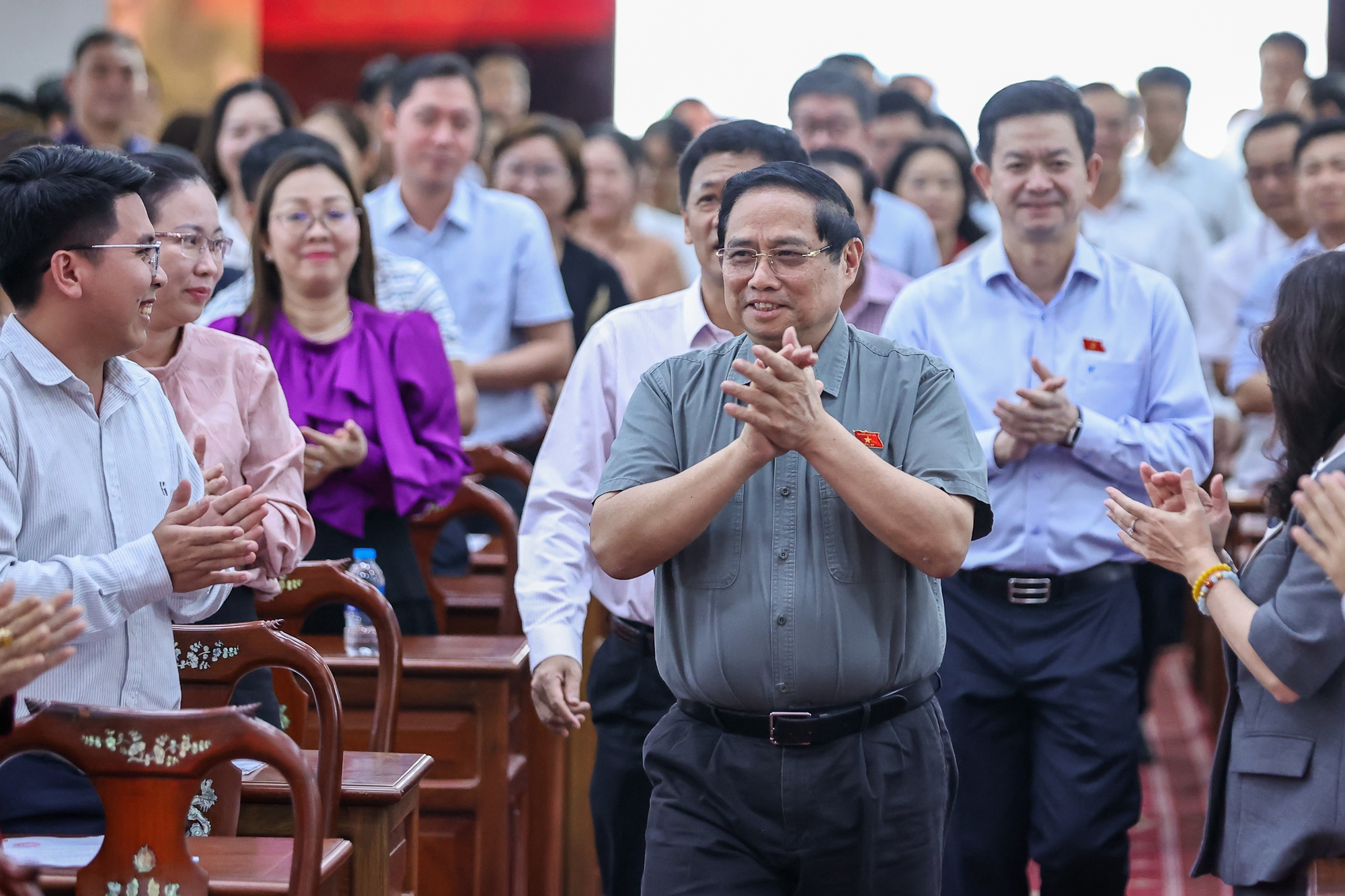 Thủ tướng: Dự kiến đầu tư gần 700 nghìn tỷ đồng cho y tế và giáo dục trong 10 năm tới- Ảnh 1. Thủ tướng: Dự kiến đầu tư gần 700 nghìn tỷ đồng cho y tế và giáo dục trong 10 năm tới- Ảnh 1.