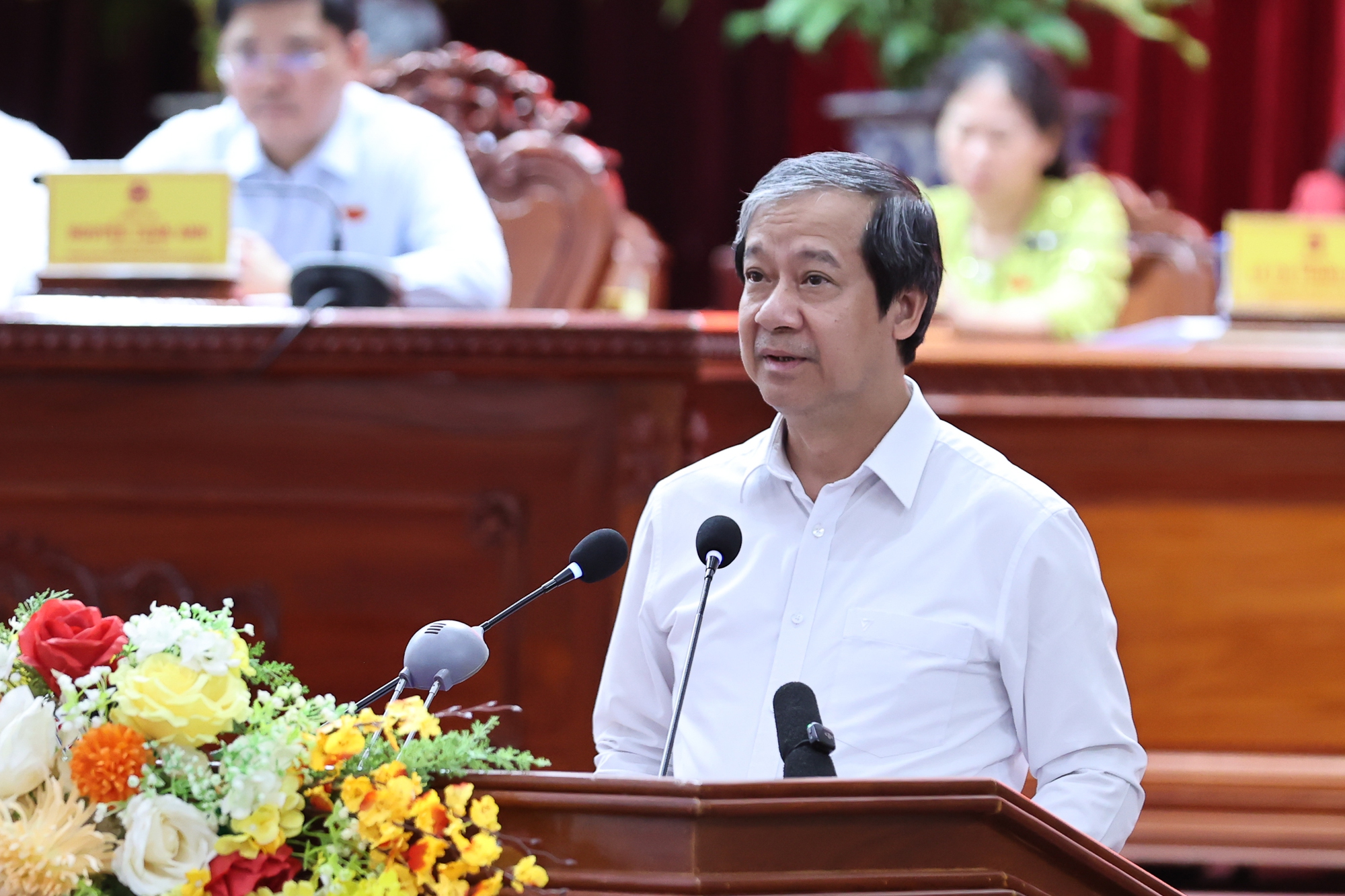 Thủ tướng: Dự kiến đầu tư gần 700 nghìn tỷ đồng cho y tế và giáo dục trong 10 năm tới- Ảnh 9. Thủ tướng: Dự kiến đầu tư gần 700 nghìn tỷ đồng cho y tế và giáo dục trong 10 năm tới- Ảnh 9.