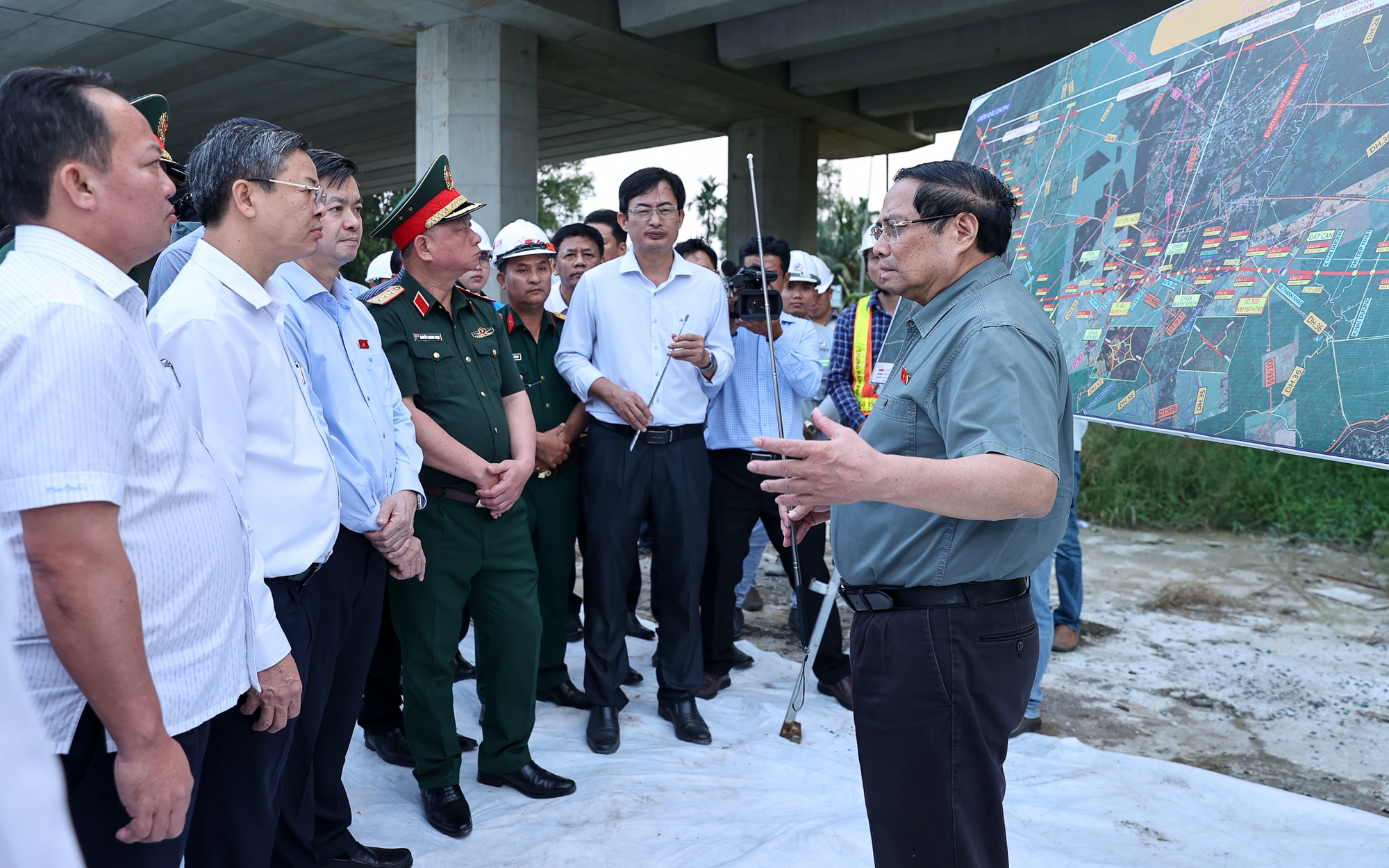 Thủ tướng: Thông xe toàn tuyến cao tốc Châu Đốc-Cần Thơ-Sóc Trăng vào 30/6/2026