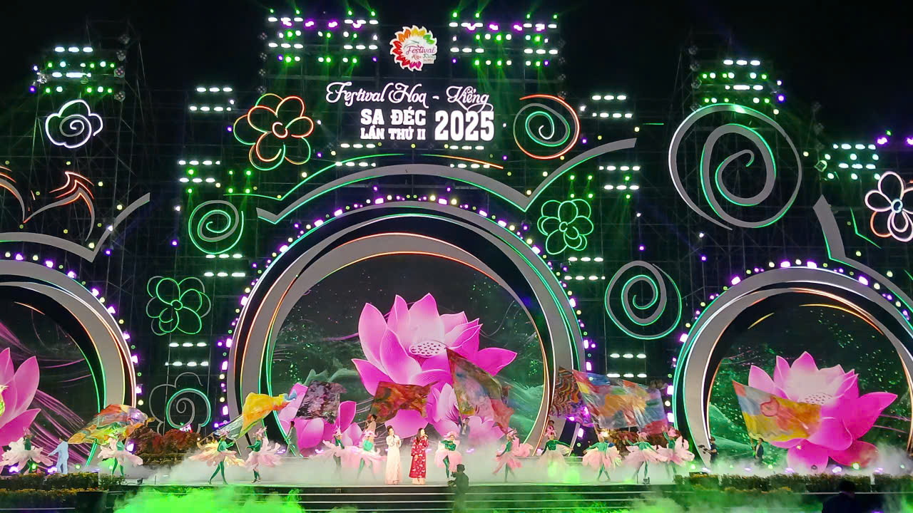 Festival Hoa-Kiểng Sa Đéc: Từ làng nghề trăm năm đến 'Đô thị hoa' vươn tầm hội nhập- Ảnh 1. Festival Hoa-Kiểng Sa Đéc: Từ làng nghề trăm năm đến 'Đô thị hoa' vươn tầm hội nhập- Ảnh 1.